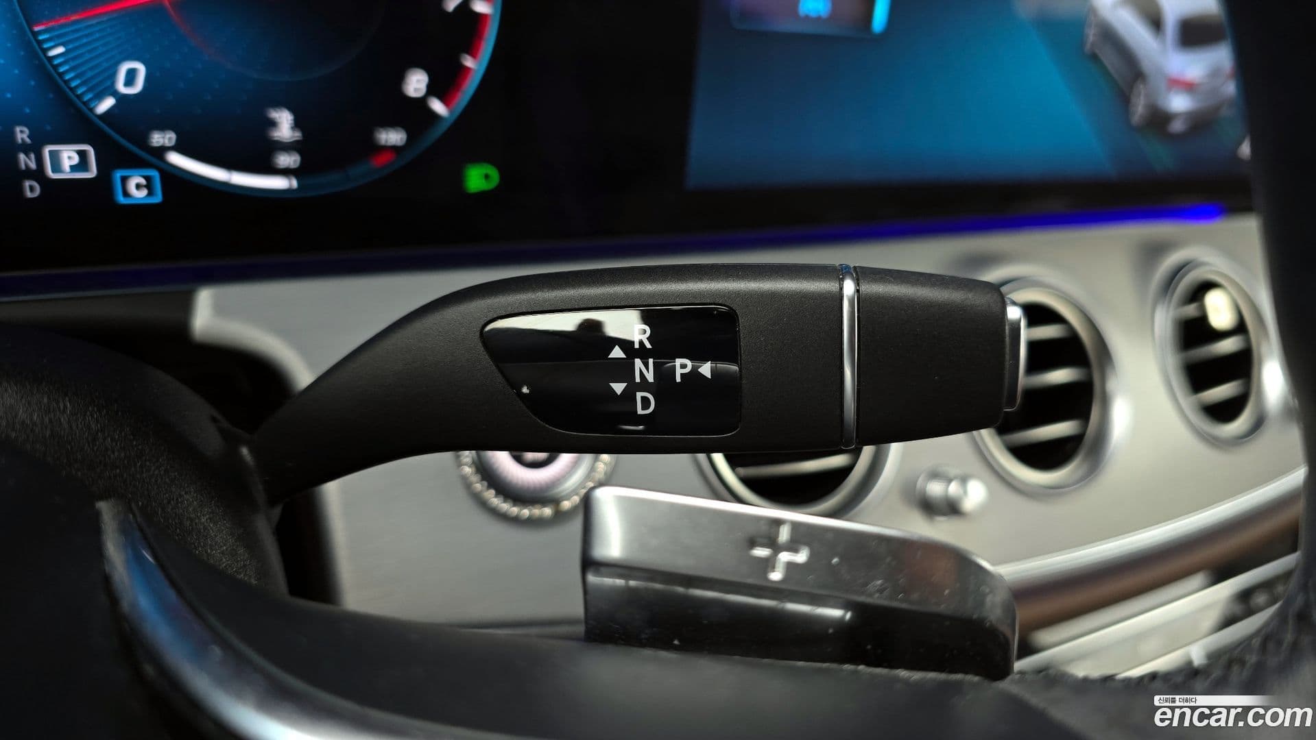 Main__Slider__Photo:E-Class Mercedes-Benz 2021.3-8