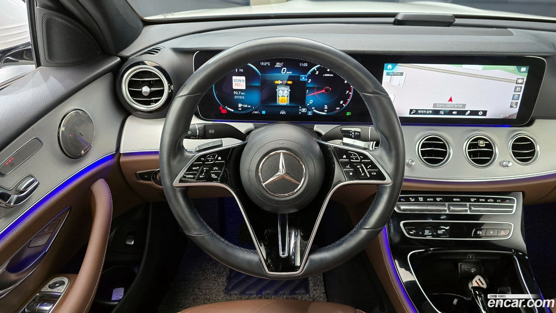 Main__Slider__Photo:E-Class Mercedes-Benz 2021.3-11
