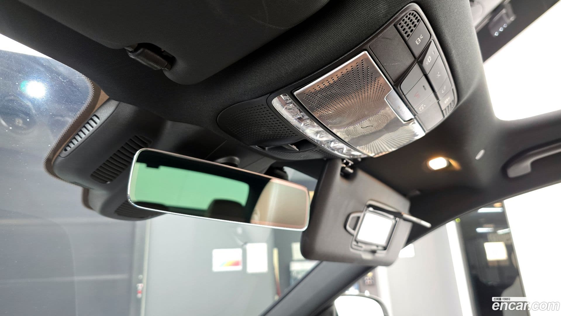 Main__Slider__Photo:E-Class Mercedes-Benz 2021.3-17