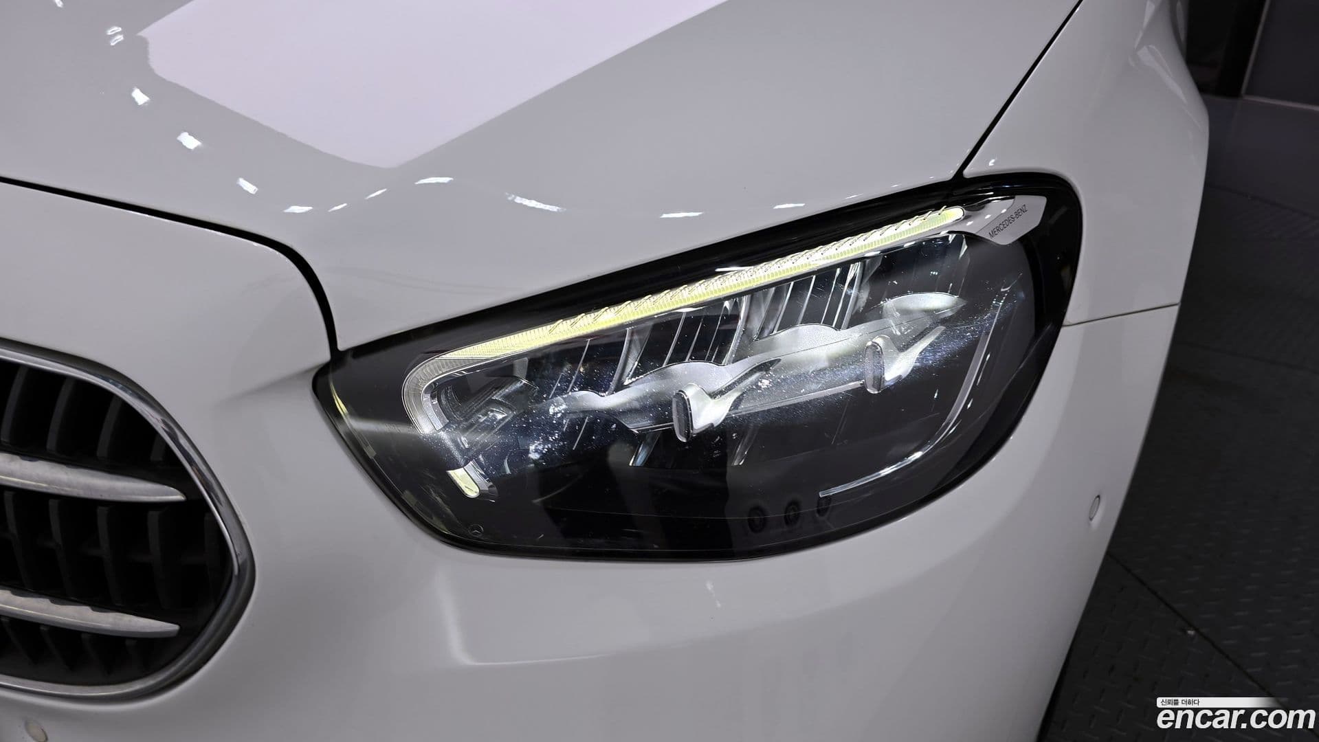 Main__Slider__Photo:E-Class Mercedes-Benz 2021.3-21