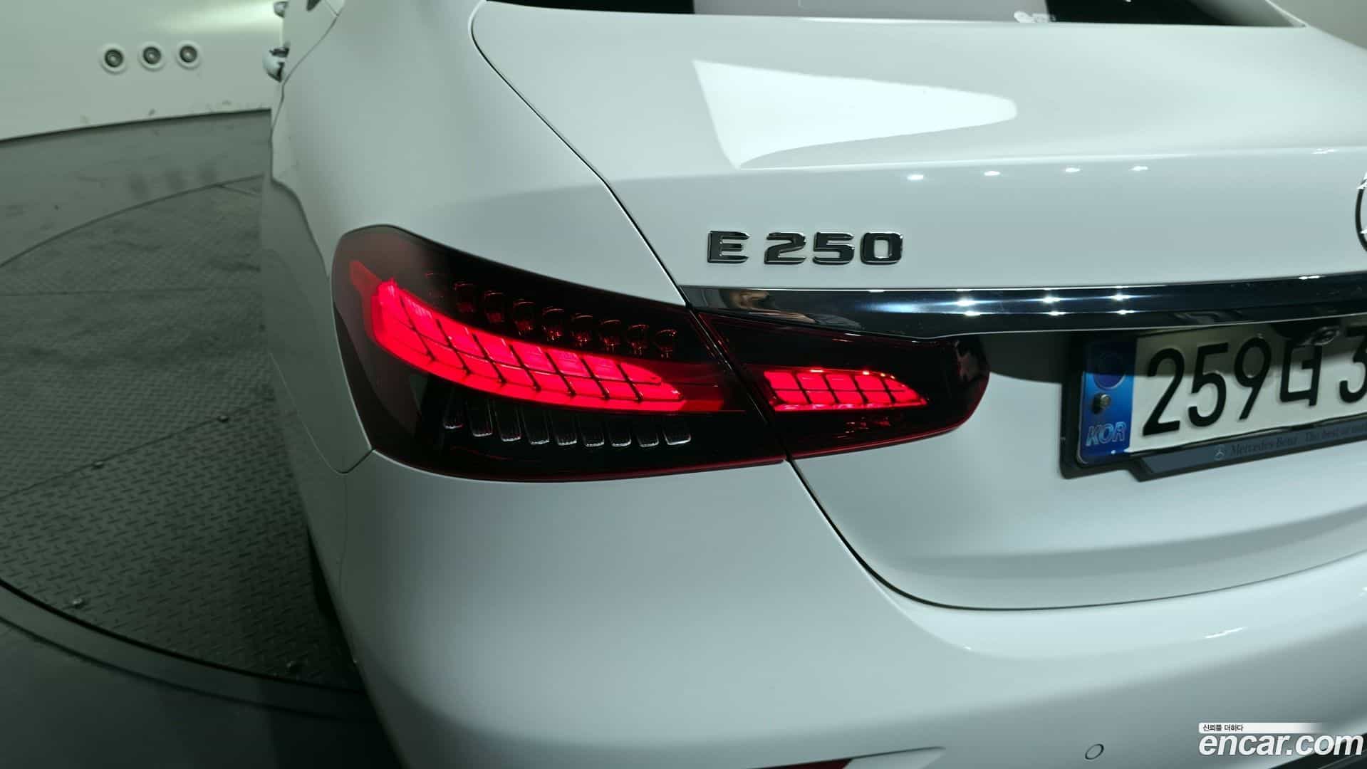 E-Class Mercedes-Benz 2021.3-OUTER-033