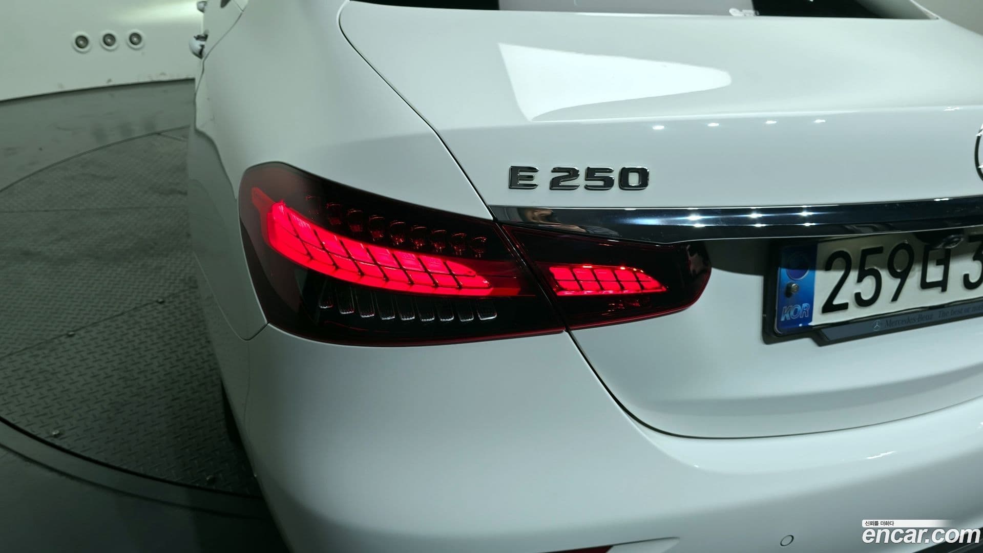 Main__Slider__Photo:E-Class Mercedes-Benz 2021.3-22