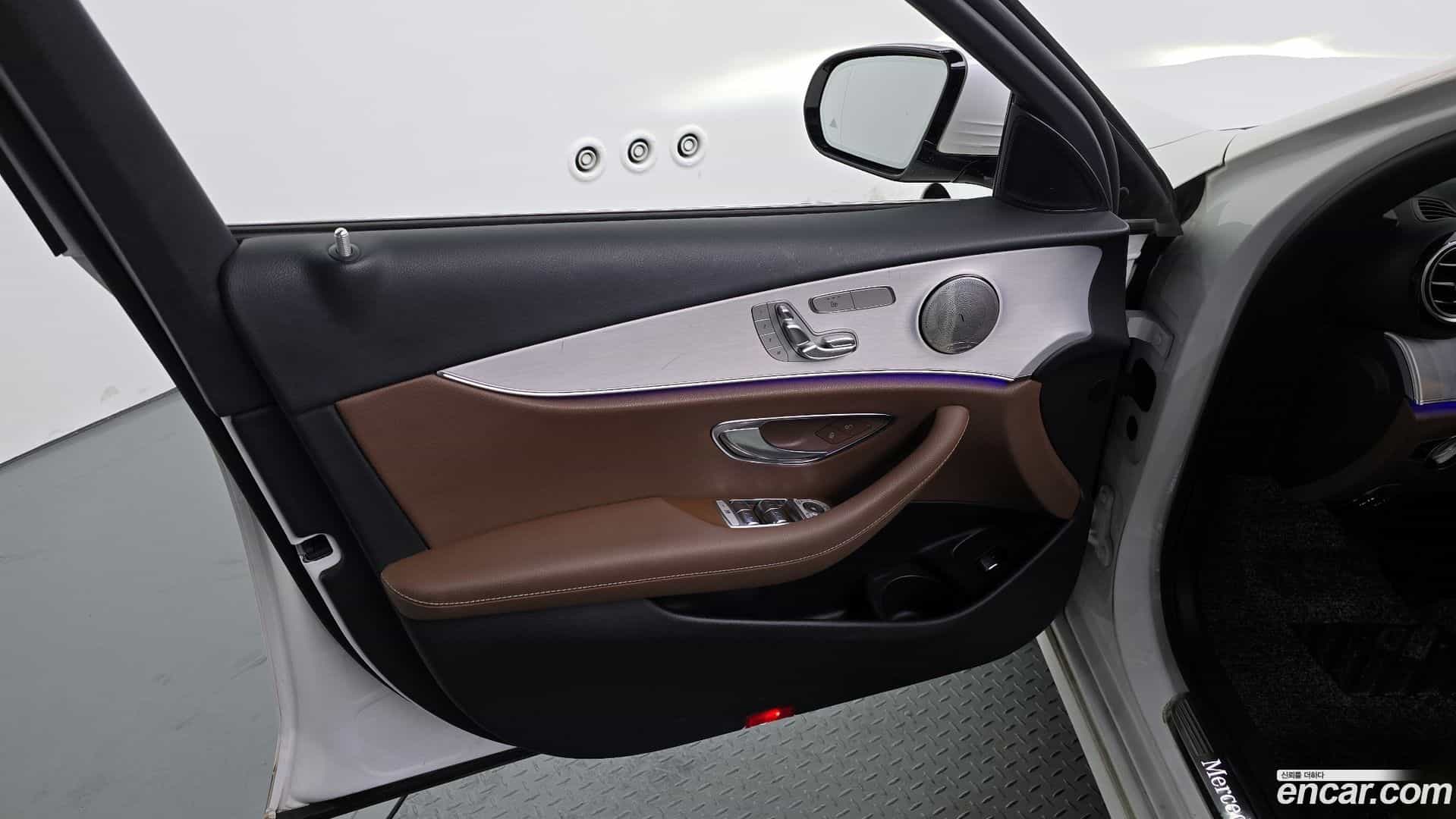 E-Class Mercedes-Benz 2021.3-INNER-034