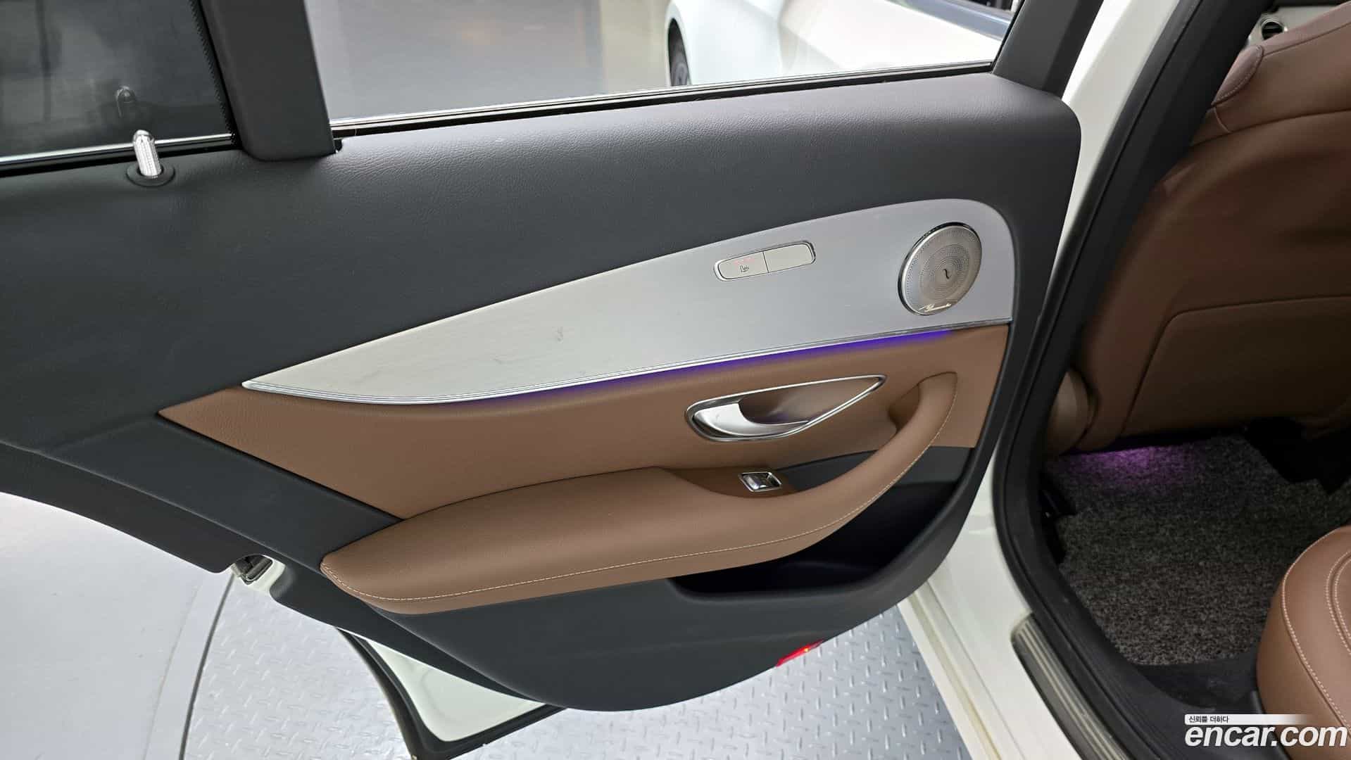 E-Class Mercedes-Benz 2021.3-INNER-035