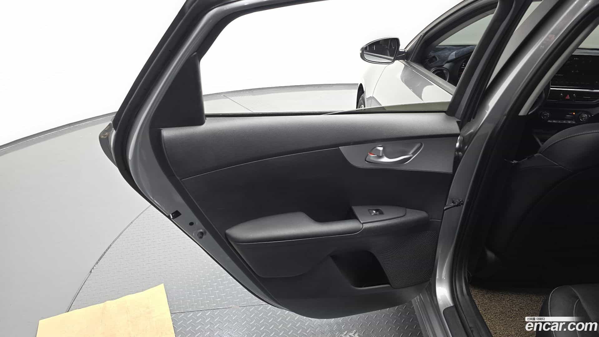 K3 Kia 2022.0-INNER-035