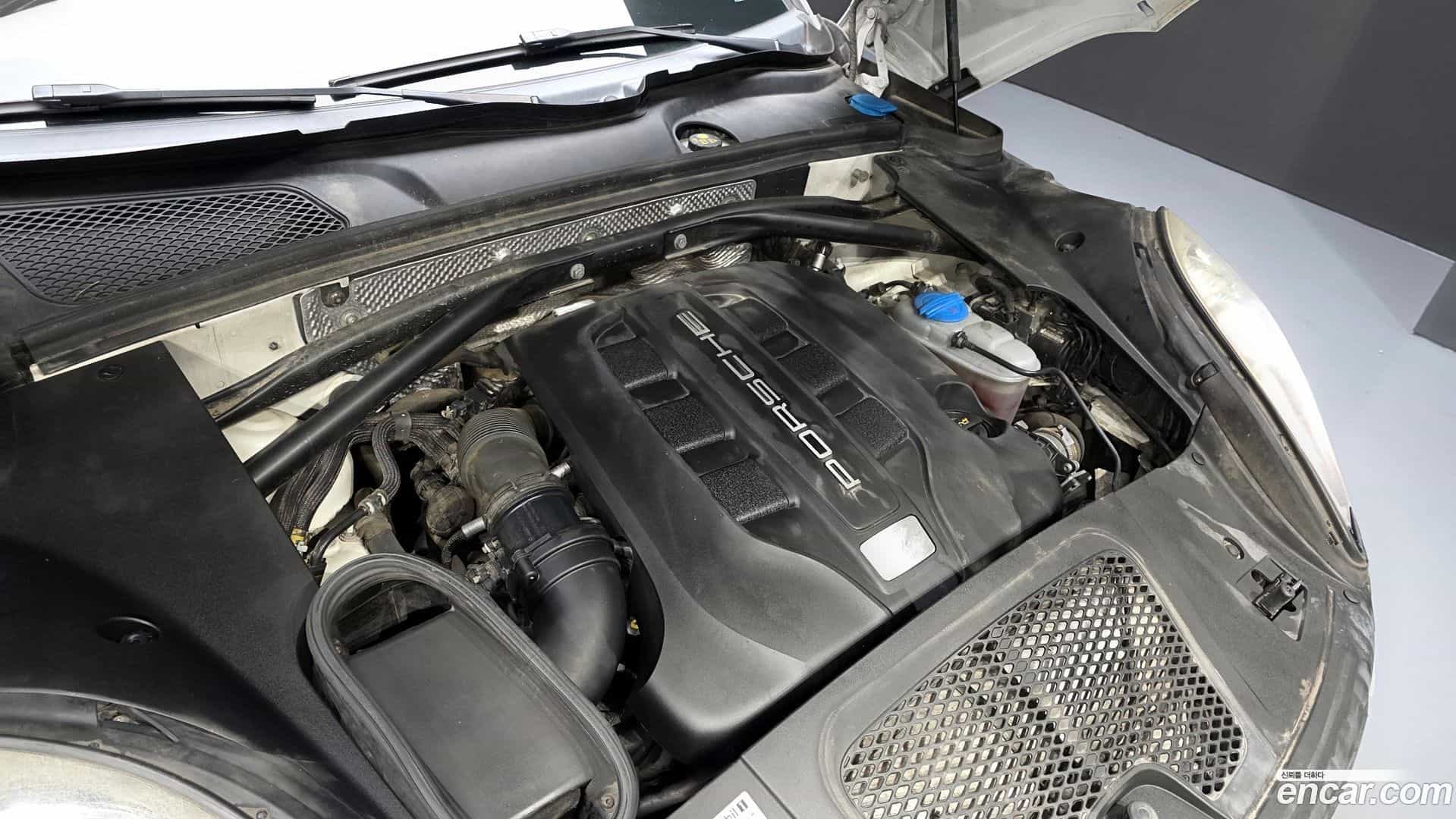 Macan Porsche 2015.3-OUTER-006