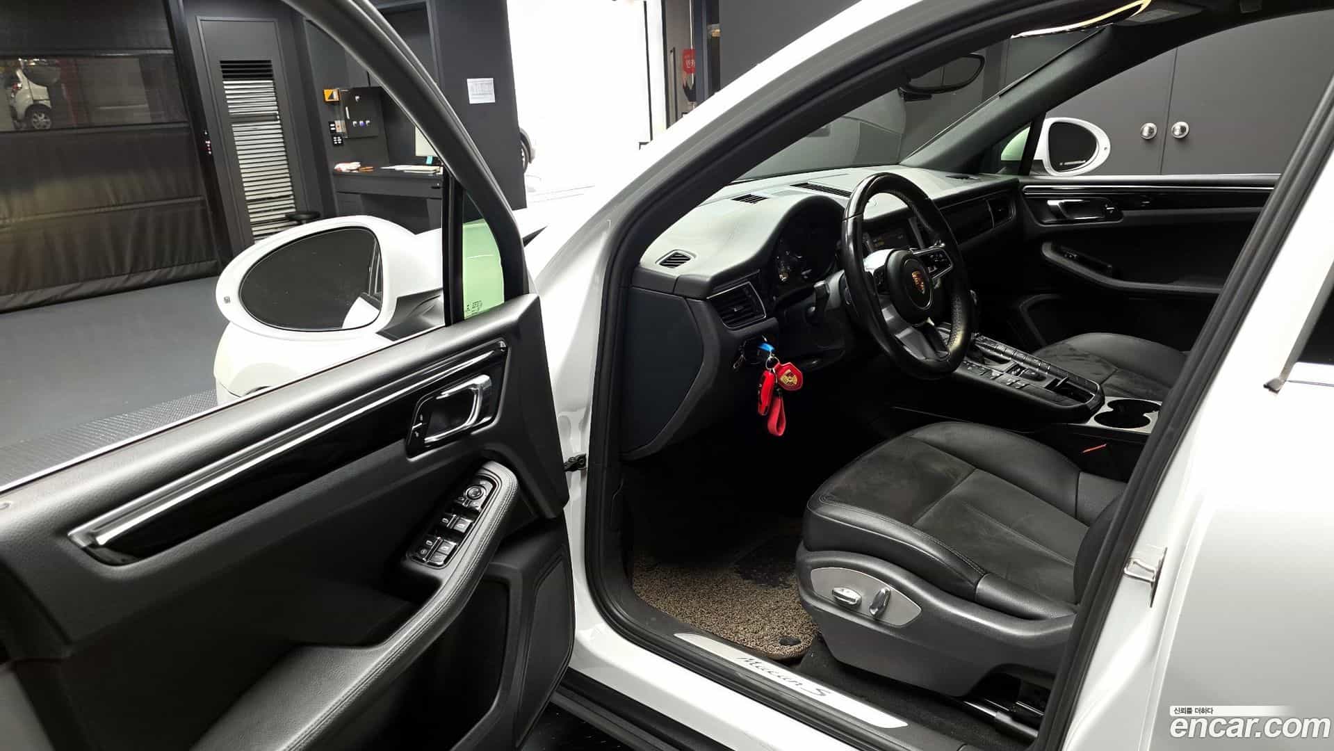 Macan Porsche 2015.3-INNER-010