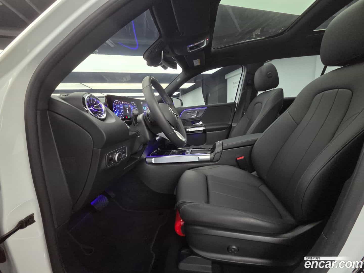 EQB Mercedes-Benz 2025.10-INNER-010
