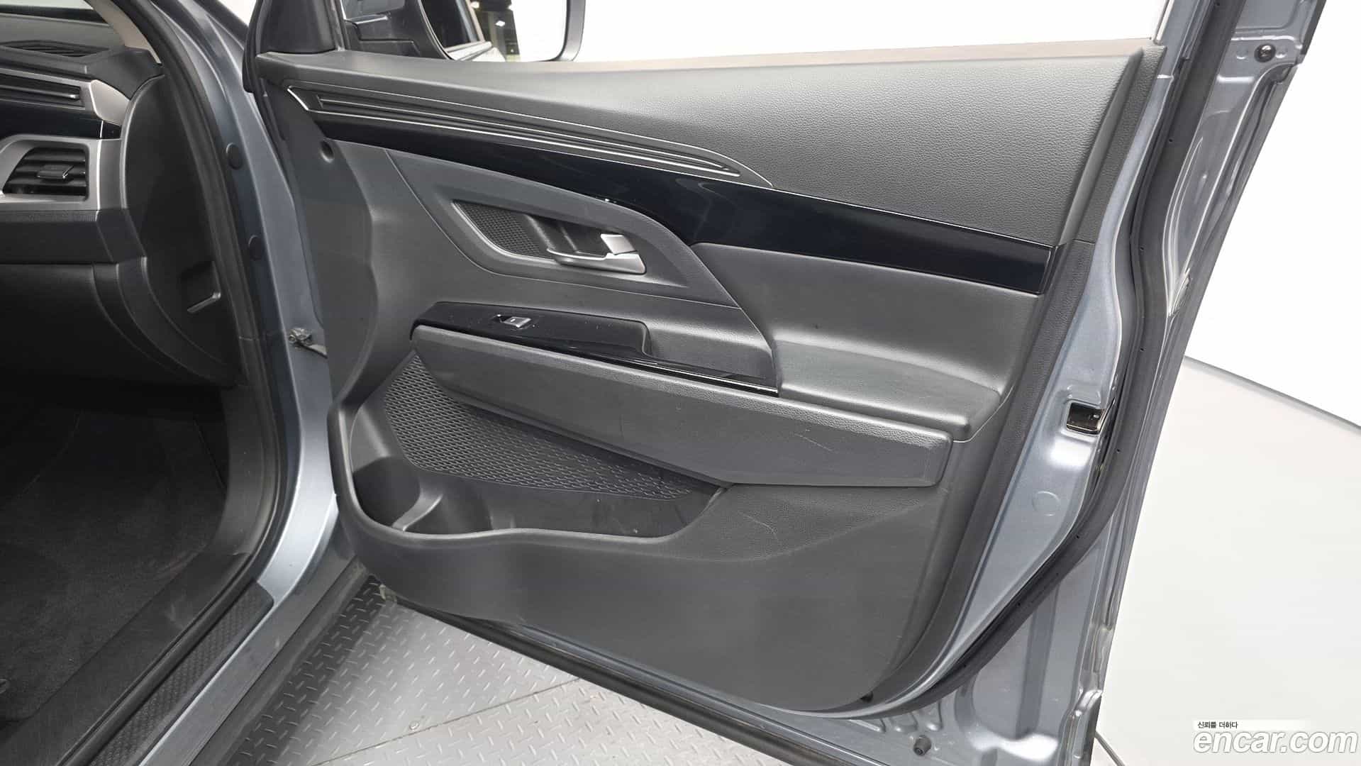 KORANDO KG Mobility 2019.4-INNER-034