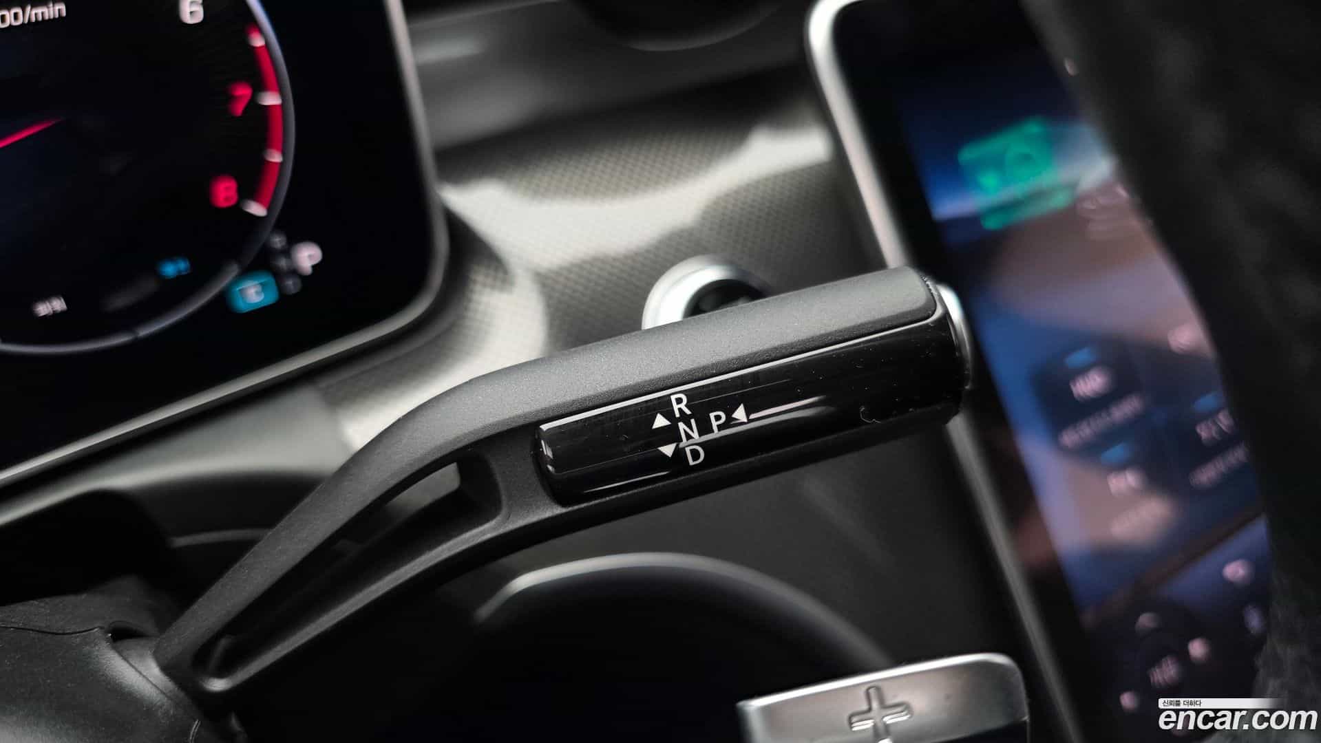 C-Class Mercedes-Benz 2024.2-INNER-009