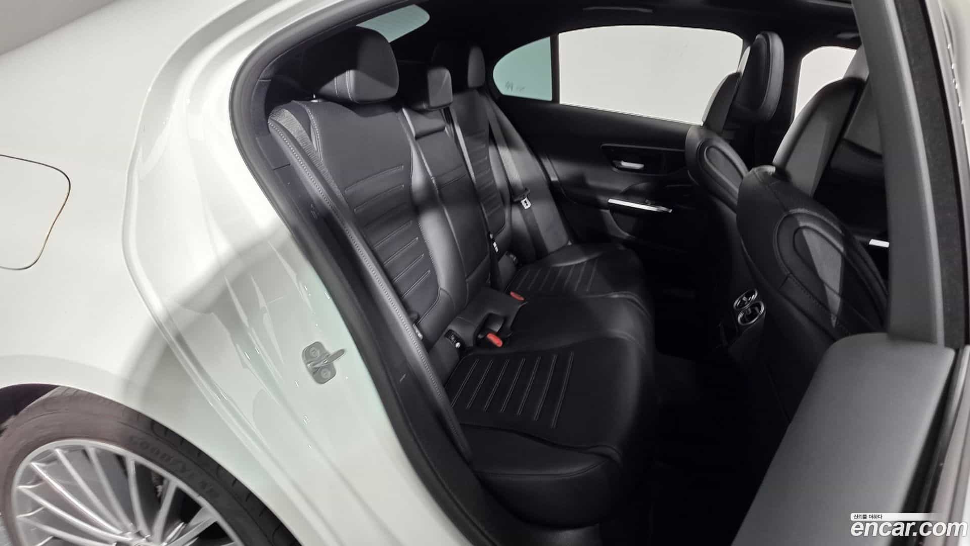 C-Class Mercedes-Benz 2024.2-OPTION-015