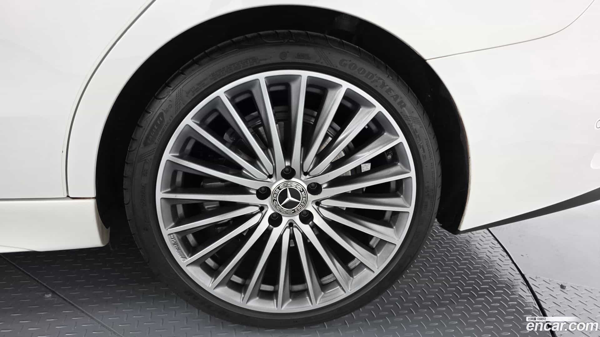 C-Class Mercedes-Benz 2024.2-OUTER-031