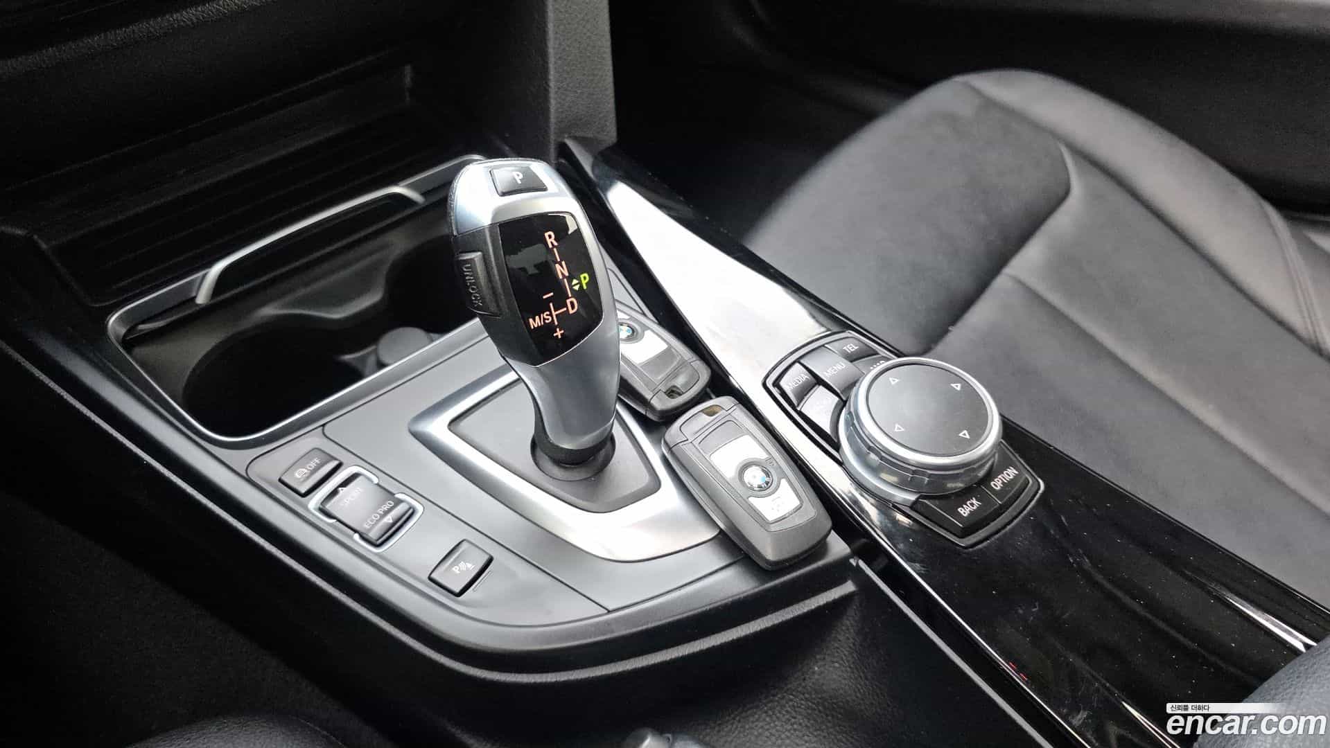 3-Series BMW 2015.11-INNER-009