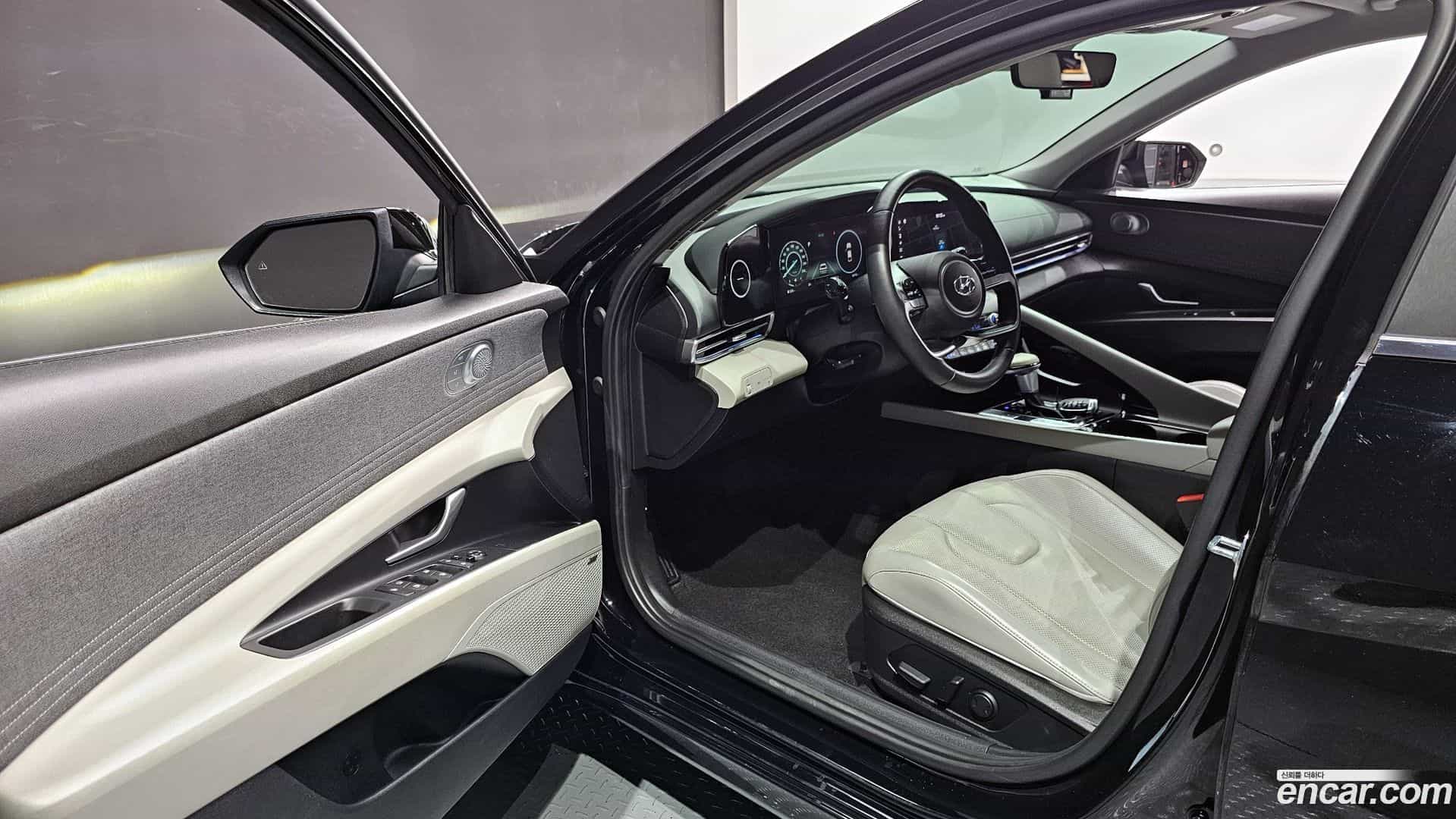 AVANTE Hyundai 2020.6-INNER-010