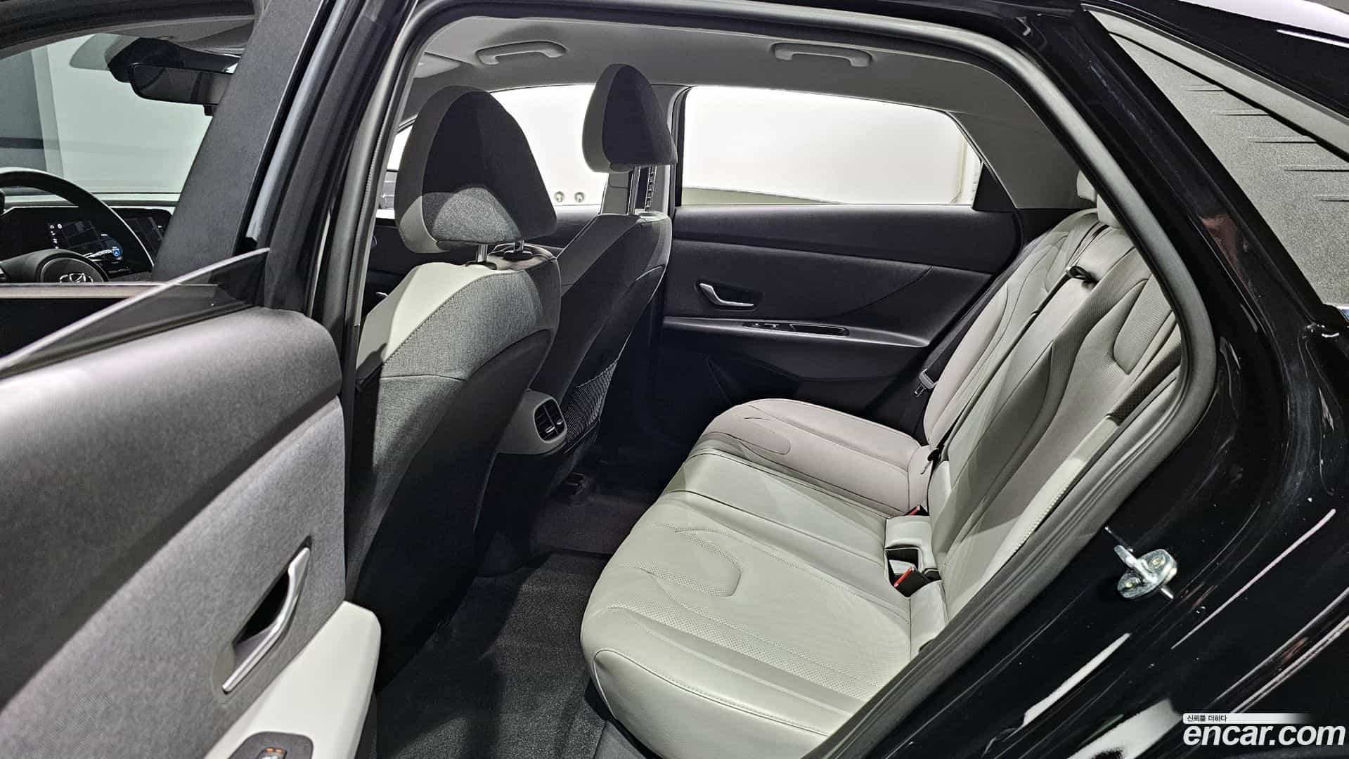 AVANTE Hyundai 2020.6-OPTION-015
