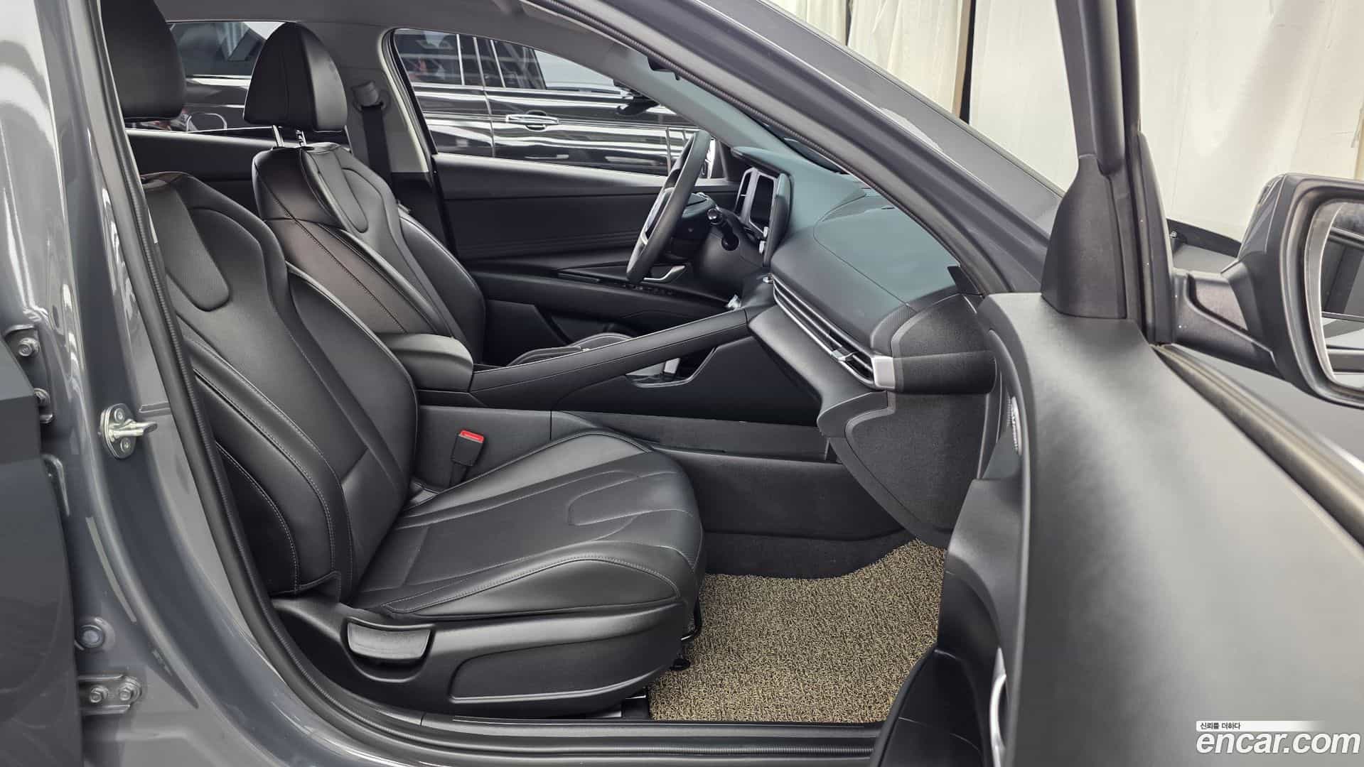 AVANTE Hyundai 2023.11-OPTION-015