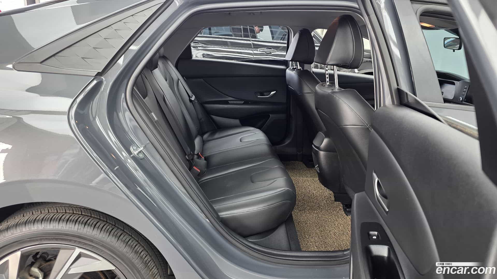 AVANTE Hyundai 2023.11-OPTION-016