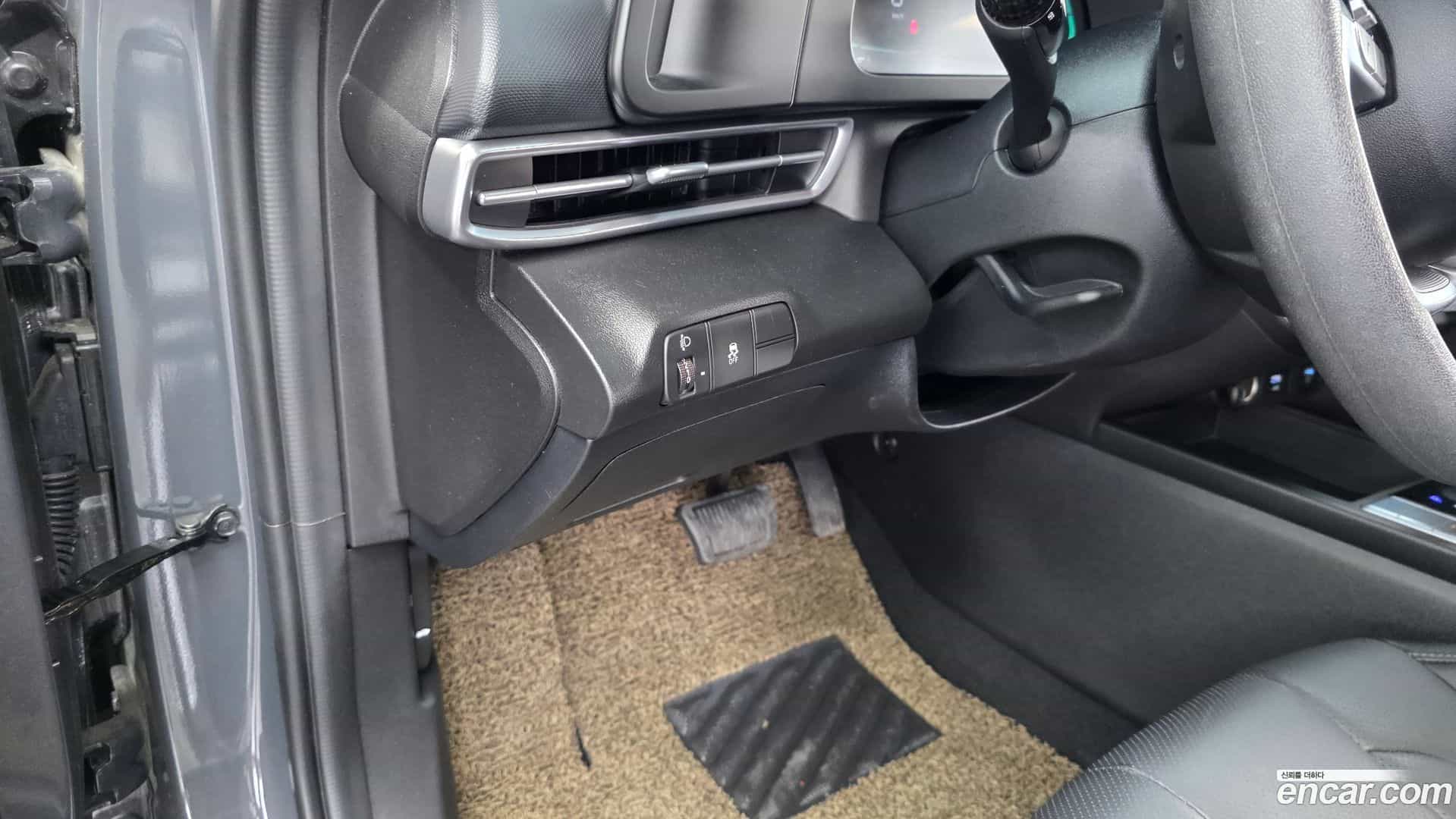 AVANTE Hyundai 2023.11-OPTION-021