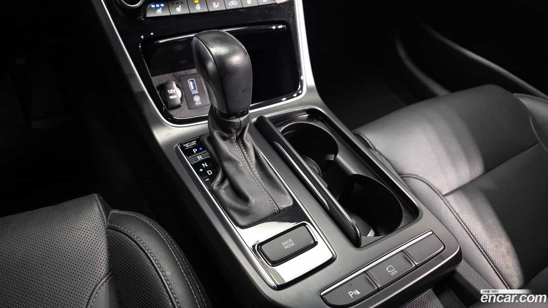 Grandeur Hyundai 2018.3-INNER-009