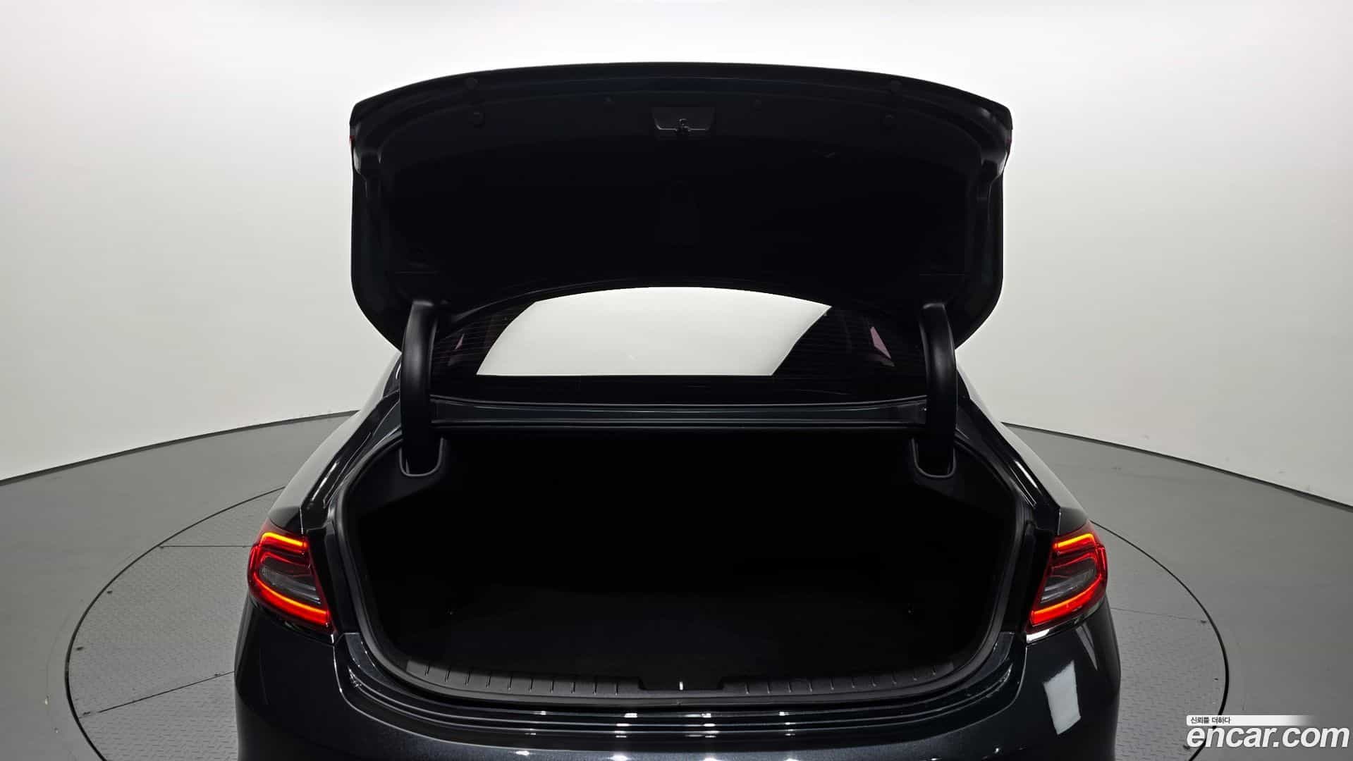 Grandeur Hyundai 2018.3-OPTION-024