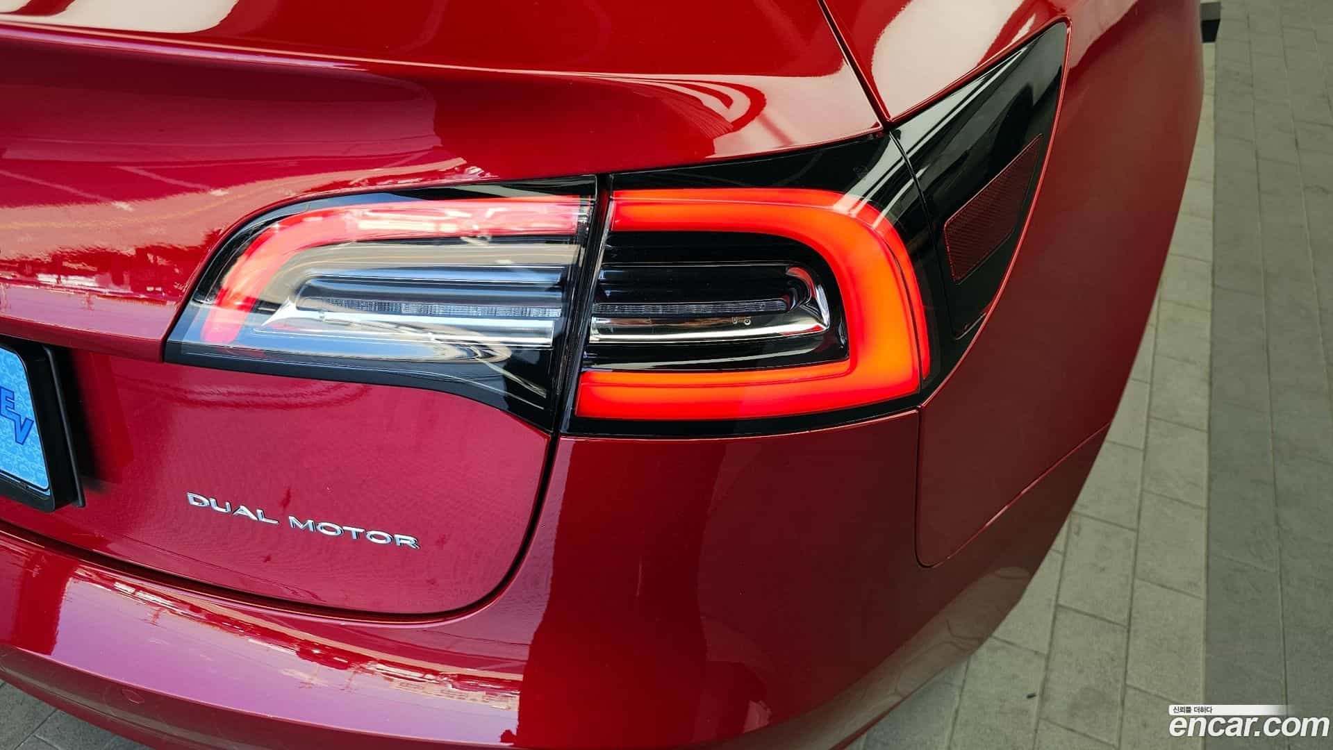 Model 3 Tesla 2021.5-OUTER-033