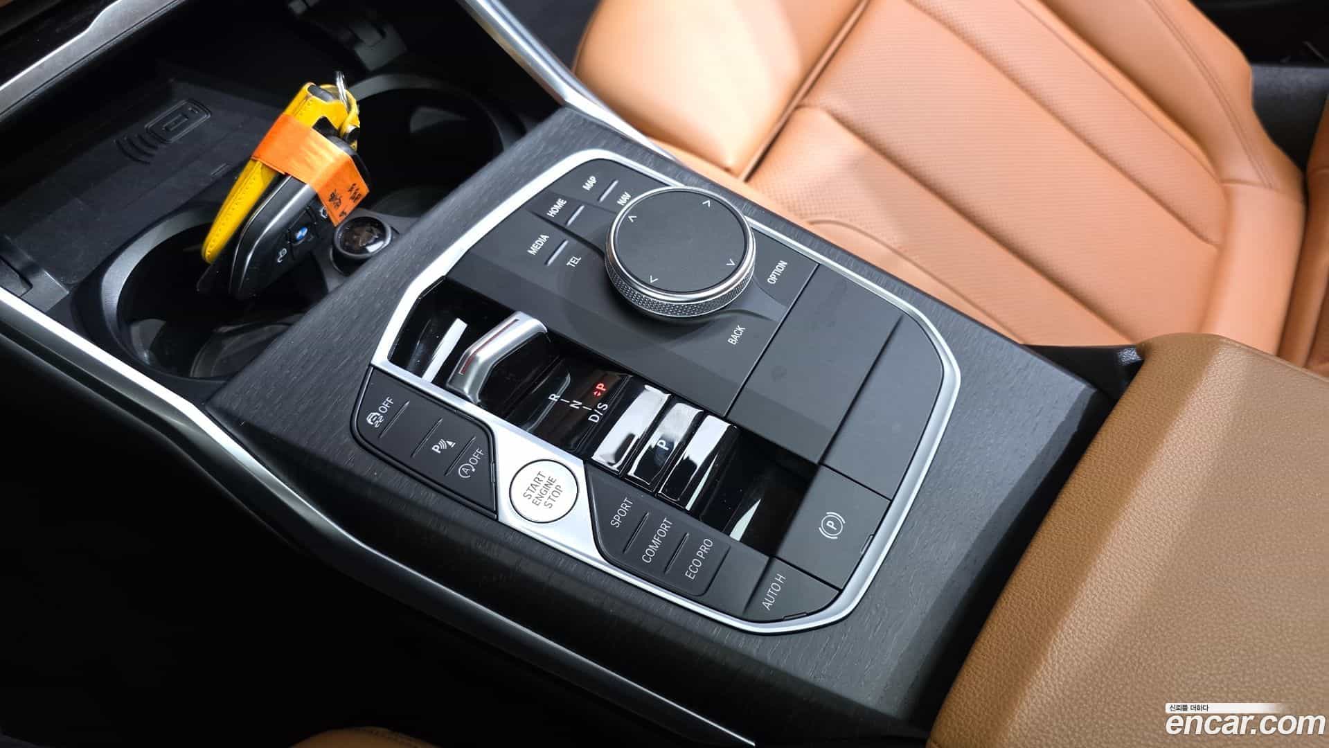 3-Series BMW 2022.10-INNER-009