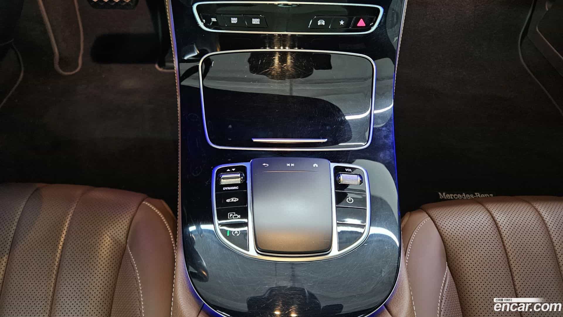 E-Class Mercedes-Benz 2022.2-INNER-009