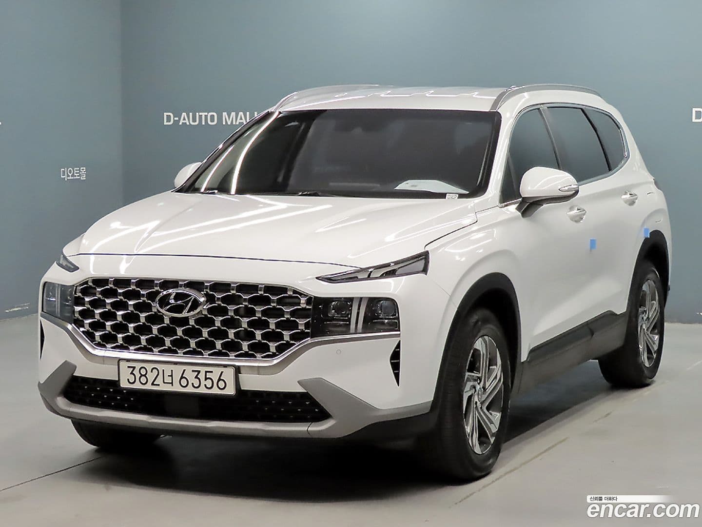 Main__Slider__Photo:Santafe Hyundai 2022.10-0