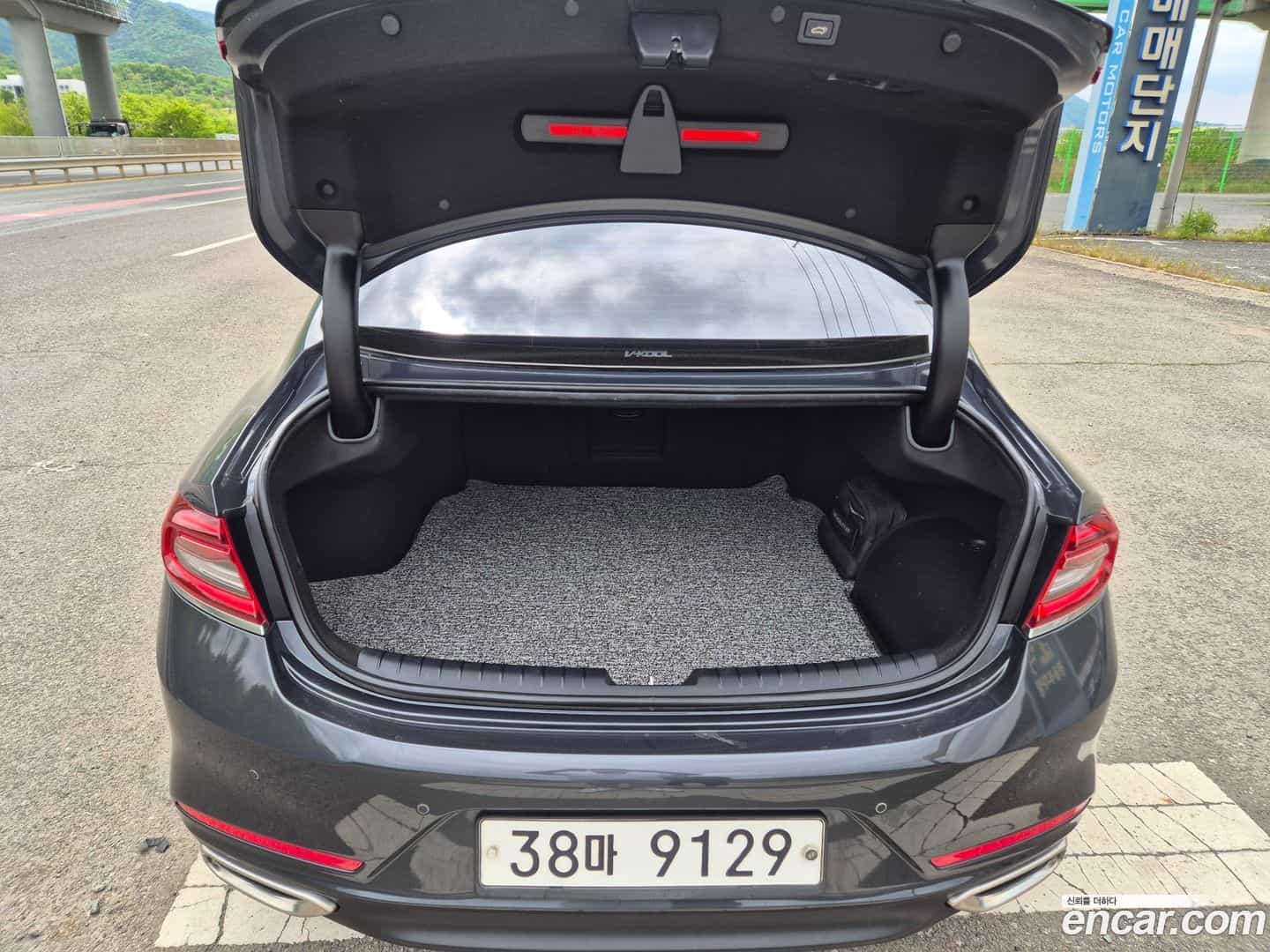 Grandeur Hyundai 2017.8-OPTION-019