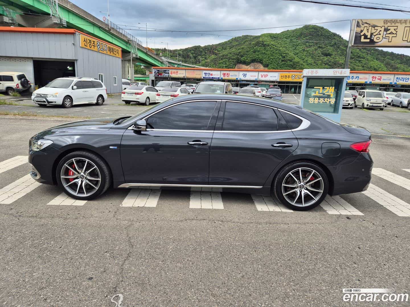 Grandeur Hyundai 2017.8-OPTION-020