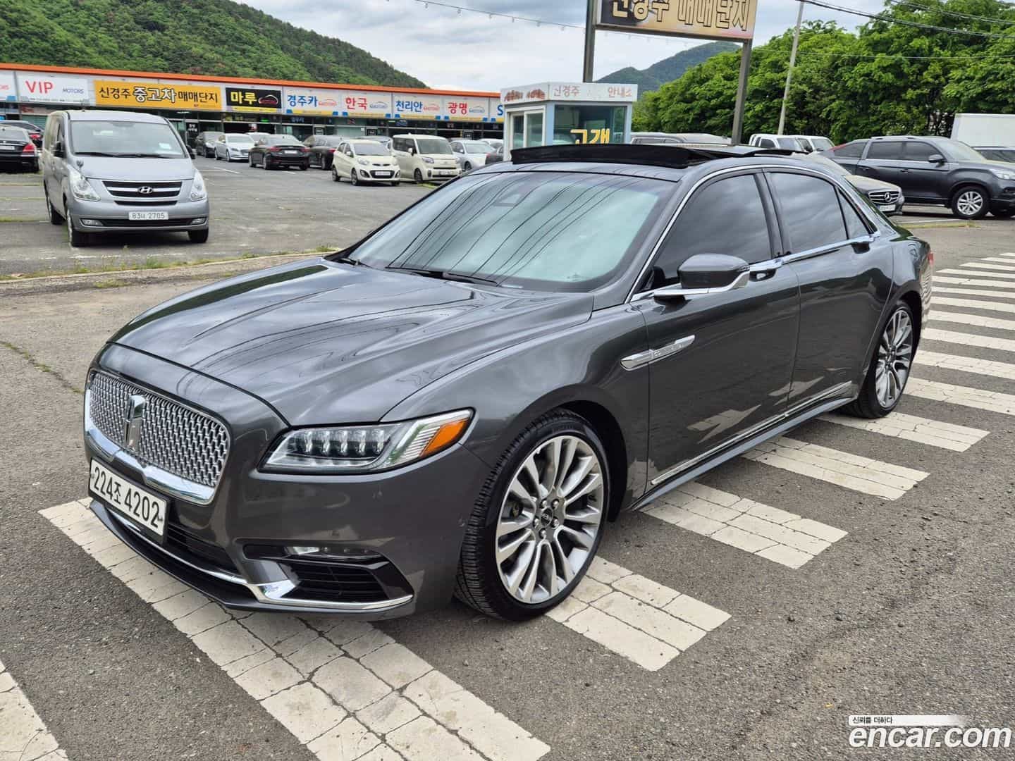 Continental Lincoln 2017.8-OUTER-001