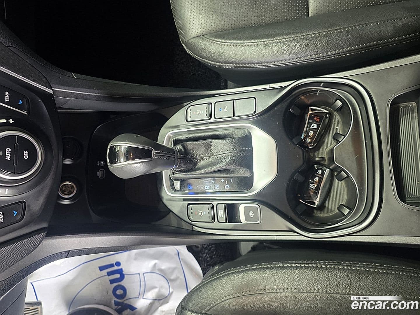 Main__Slider__Photo:Santafe Hyundai 2018.0-13