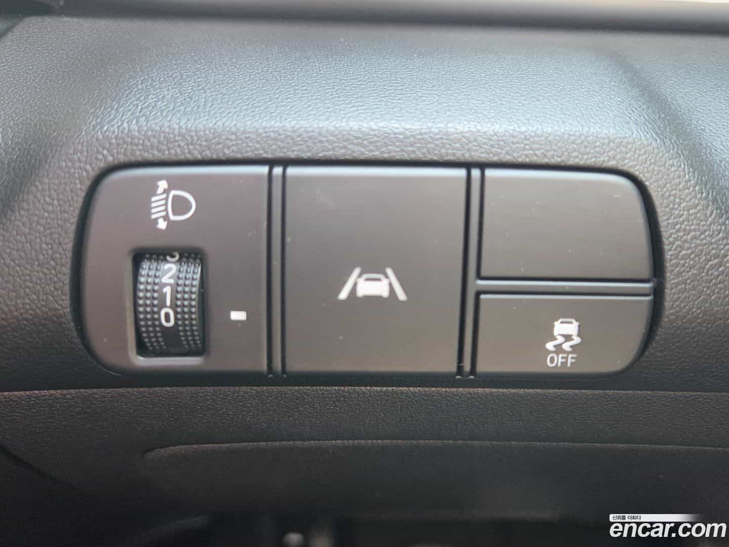 AVANTE Hyundai 2020.6-OPTION-015