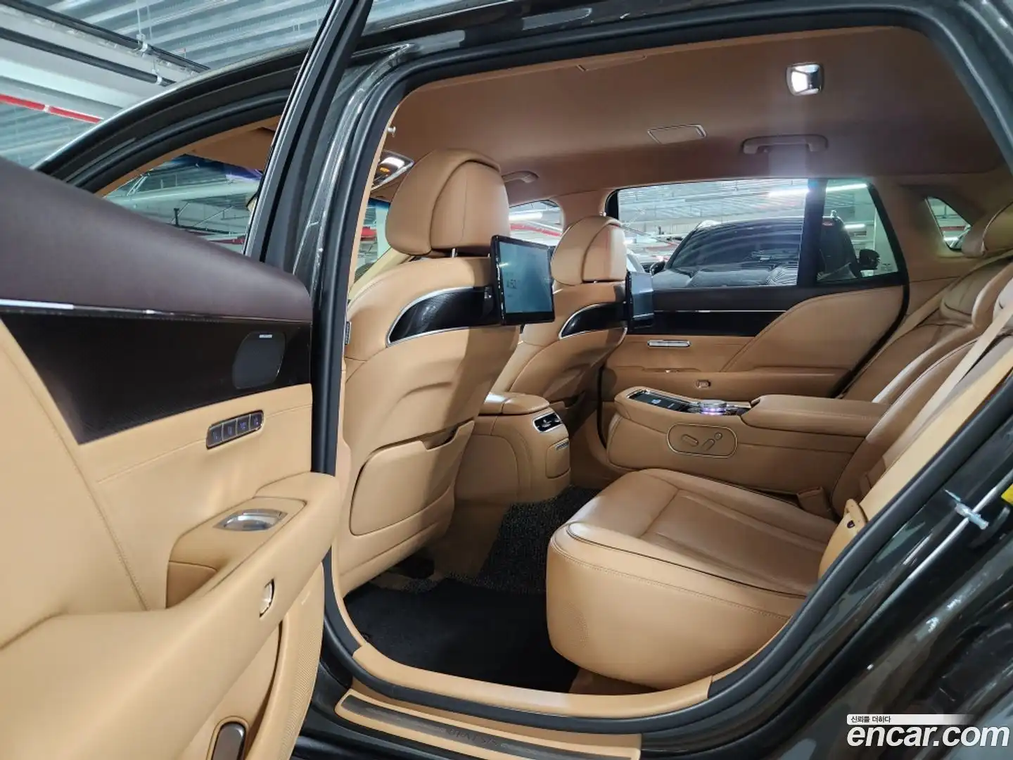 G90 Genesis 2022.11-INNER-009