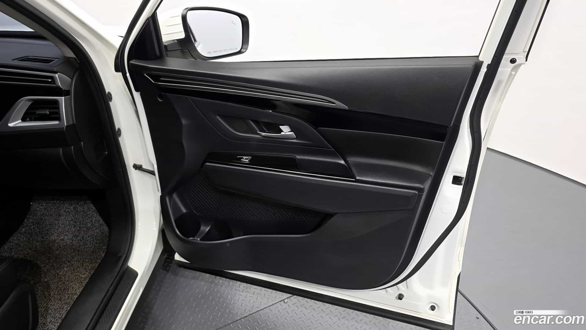 KORANDO KG Mobility 2020.3-INNER-034