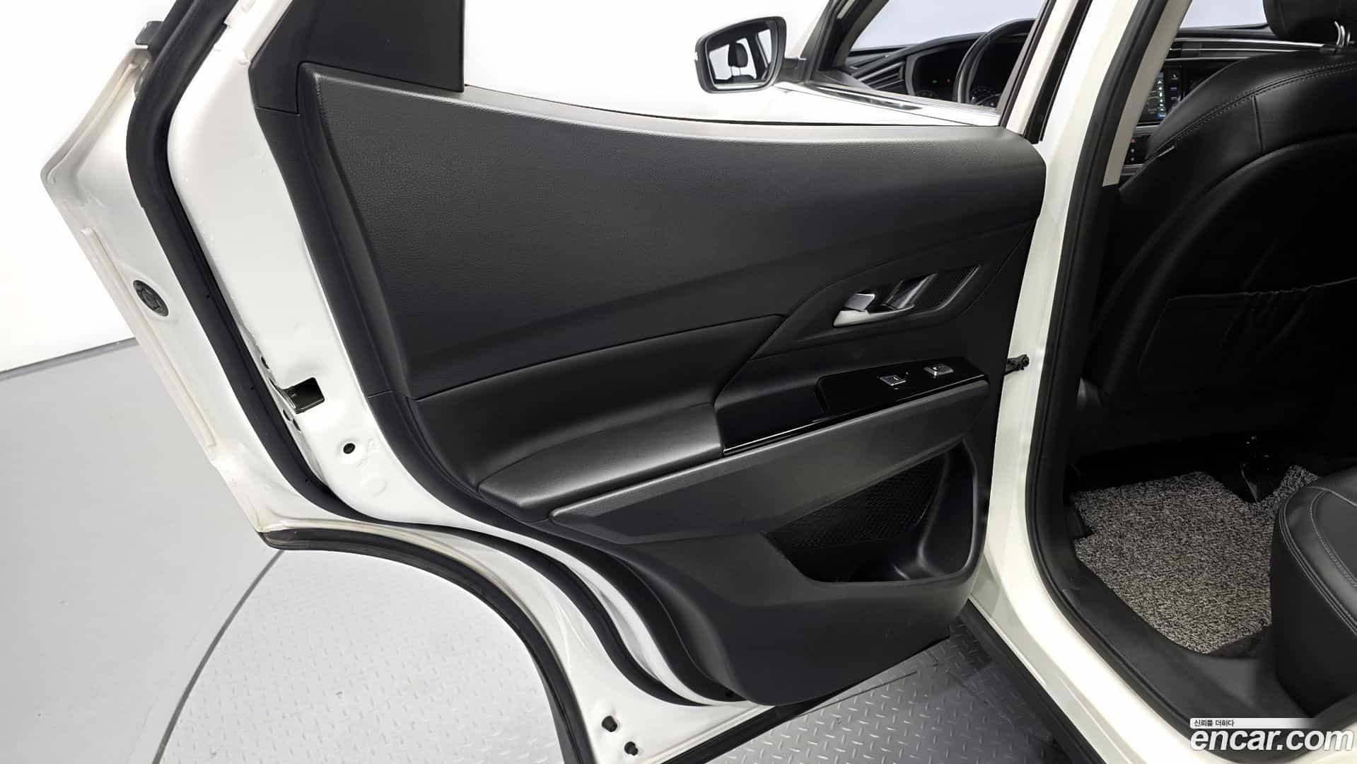 KORANDO KG Mobility 2020.3-INNER-035