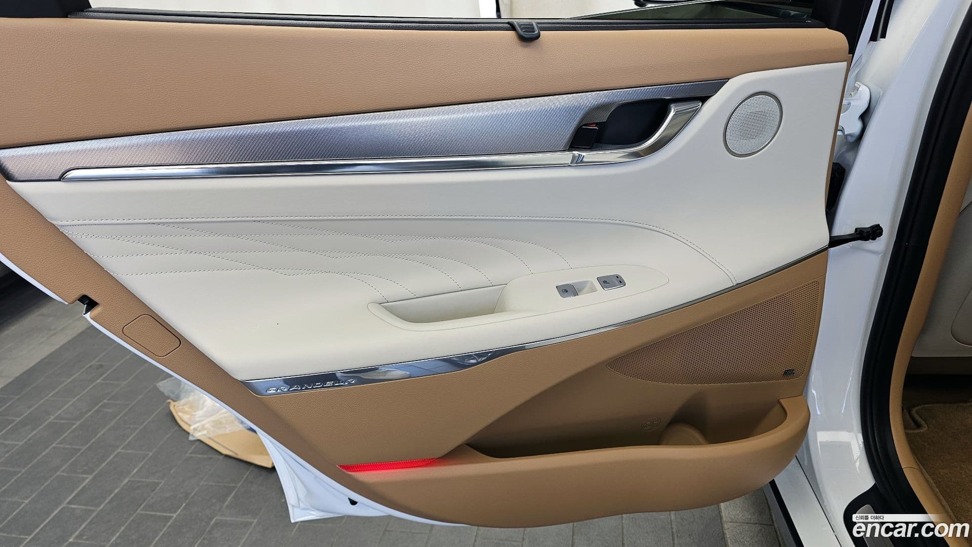 Main__Slider__Photo:Grandeur Hyundai 2021.3-24