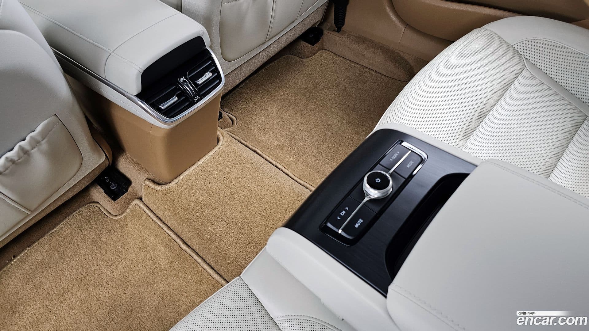 Main__Slider__Photo:Grandeur Hyundai 2021.3-27