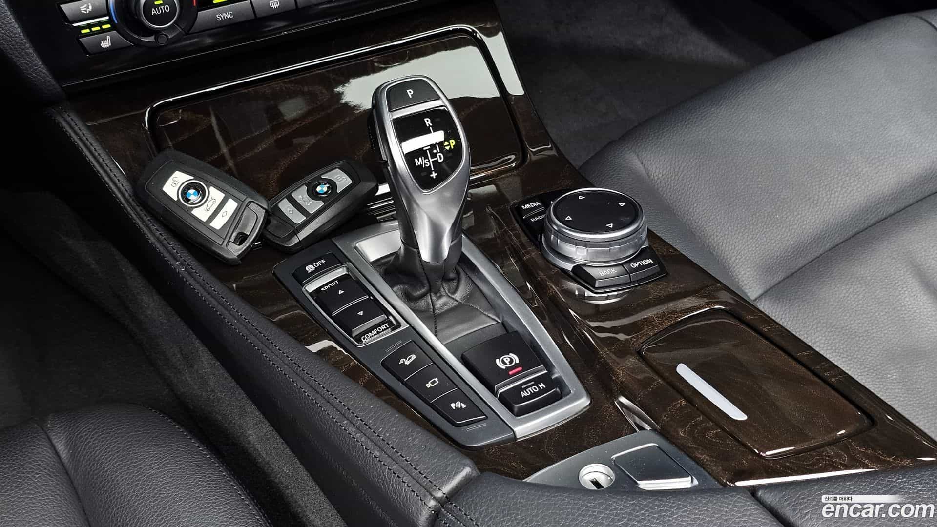 5-Series BMW 2015.5-INNER-009