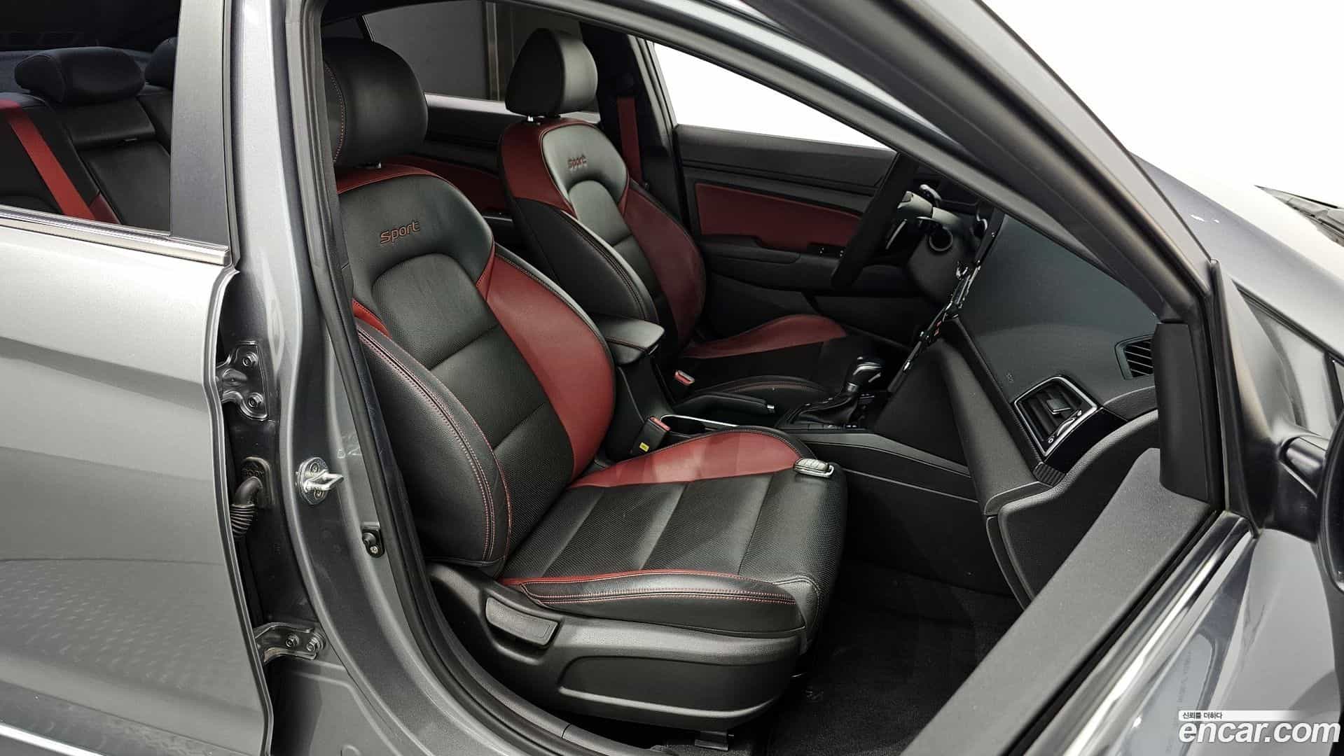 AVANTE Hyundai 2017.7-OPTION-015