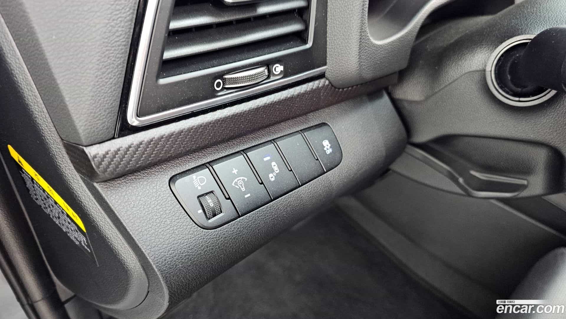 AVANTE Hyundai 2017.7-OPTION-021