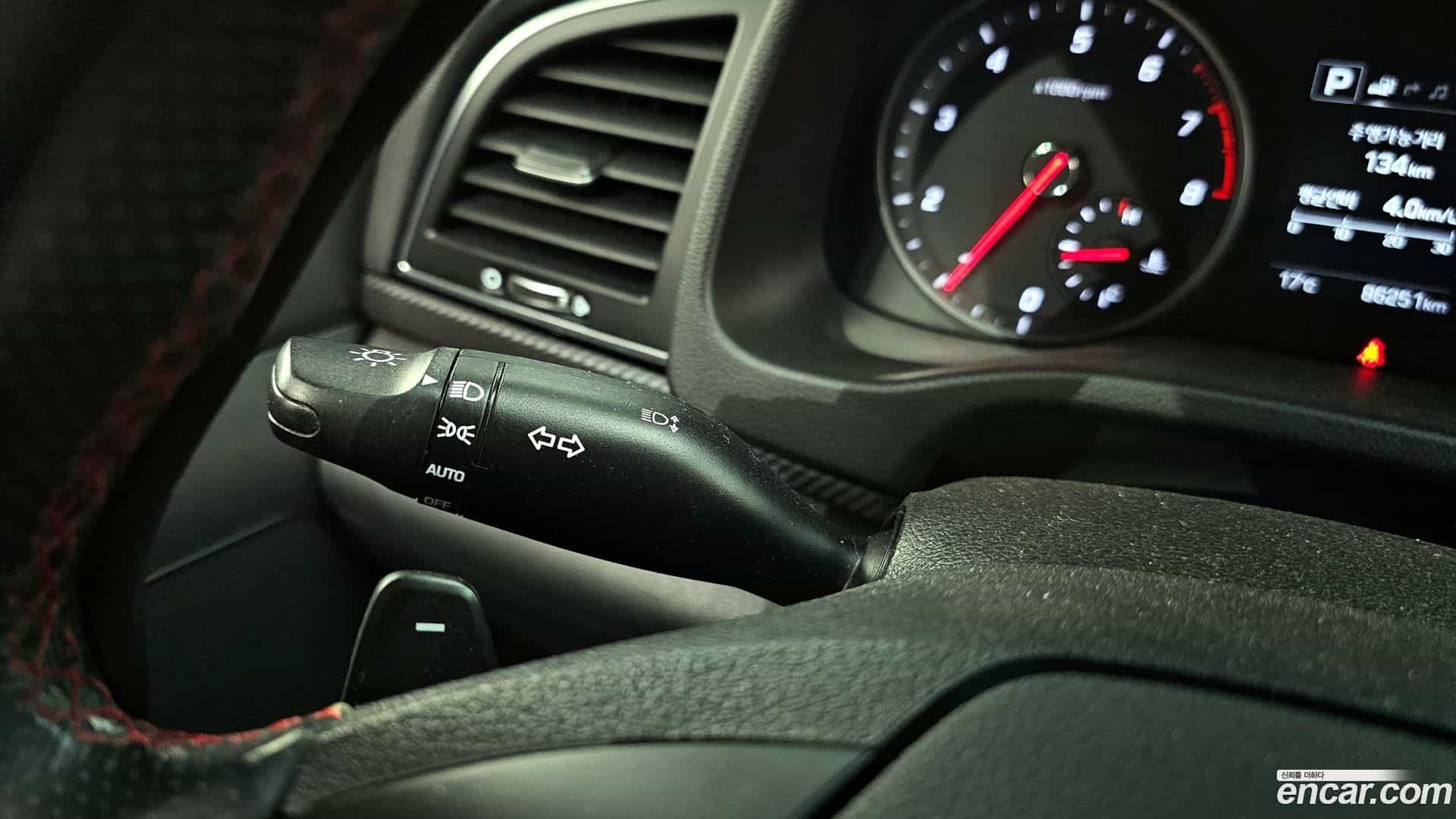 AVANTE Hyundai 2017.7-OPTION-043