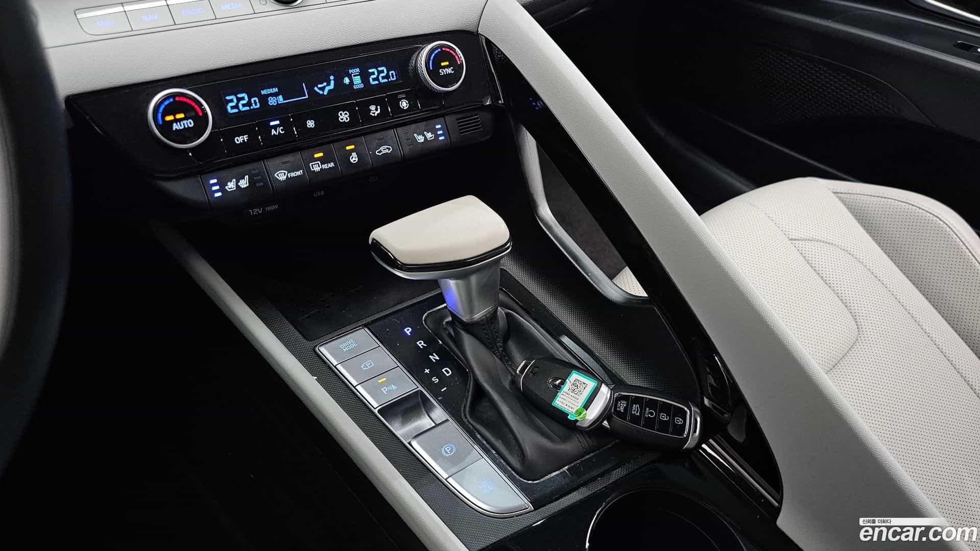 AVANTE Hyundai 2020.5-INNER-009