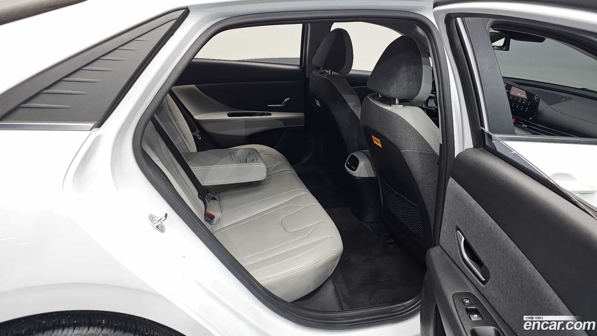 AVANTE Hyundai 2020.5-OPTION-015