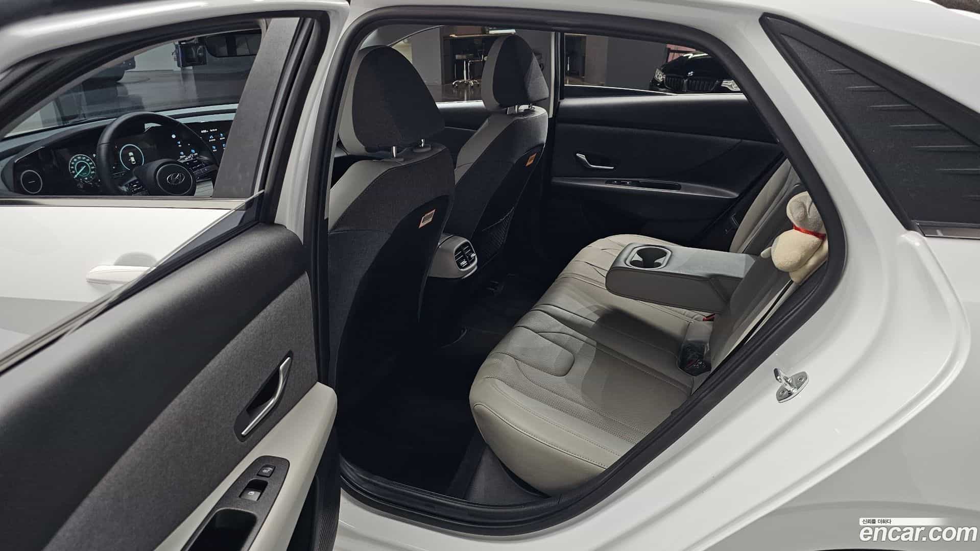 AVANTE Hyundai 2020.5-OPTION-016