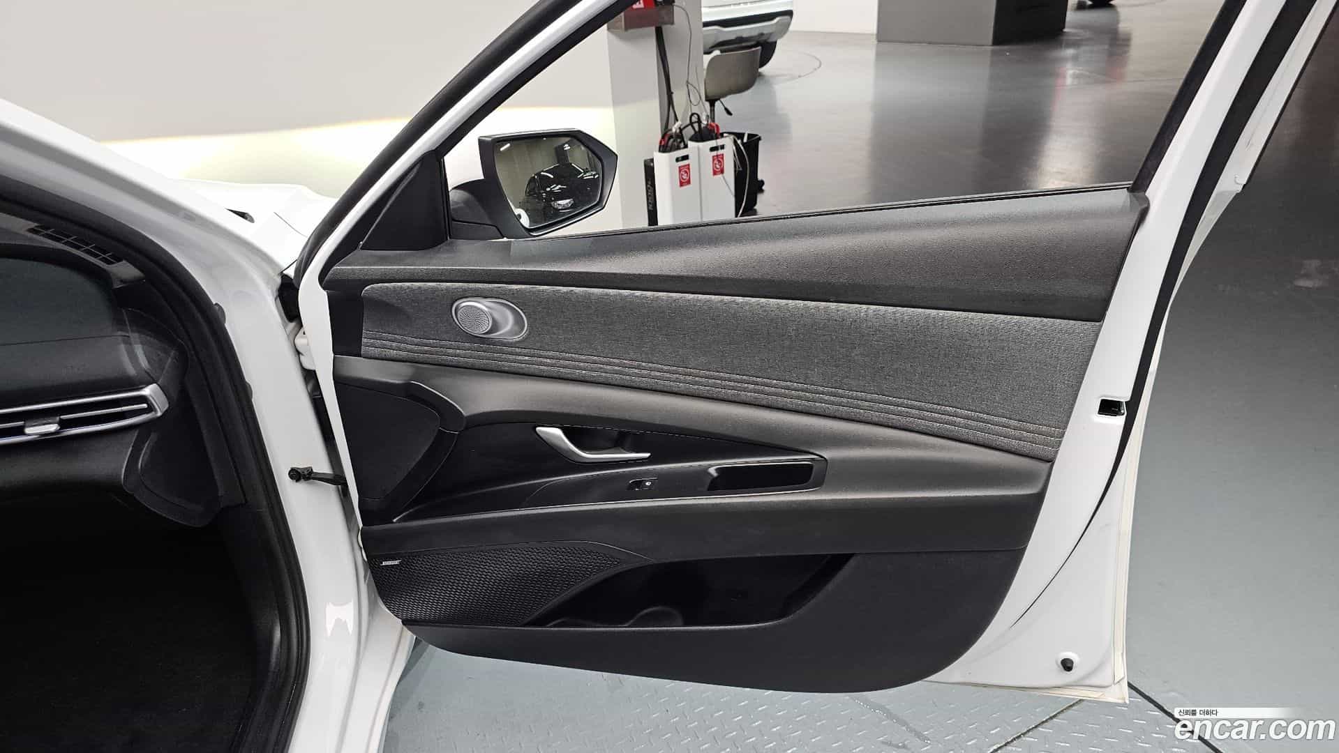 AVANTE Hyundai 2020.5-INNER-034