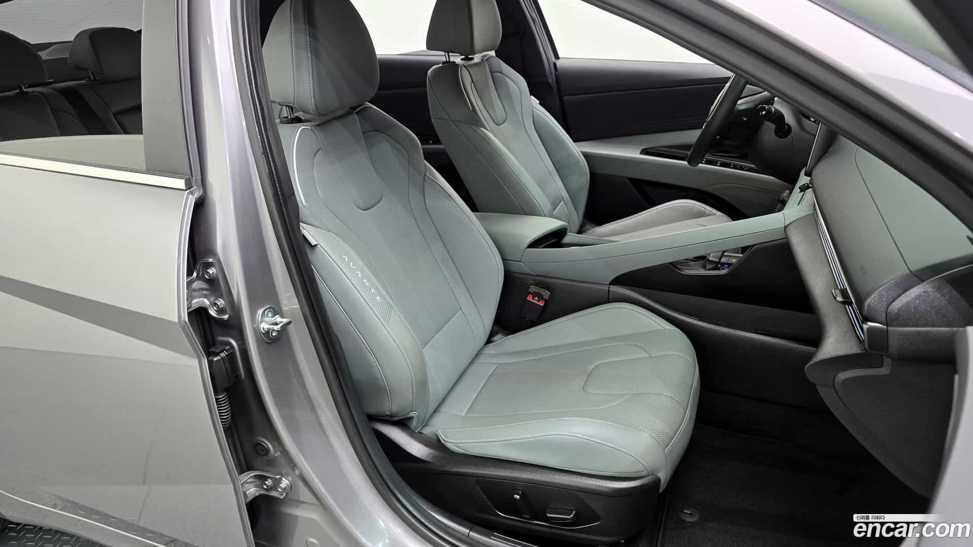 AVANTE Hyundai 2023.10-OPTION-016