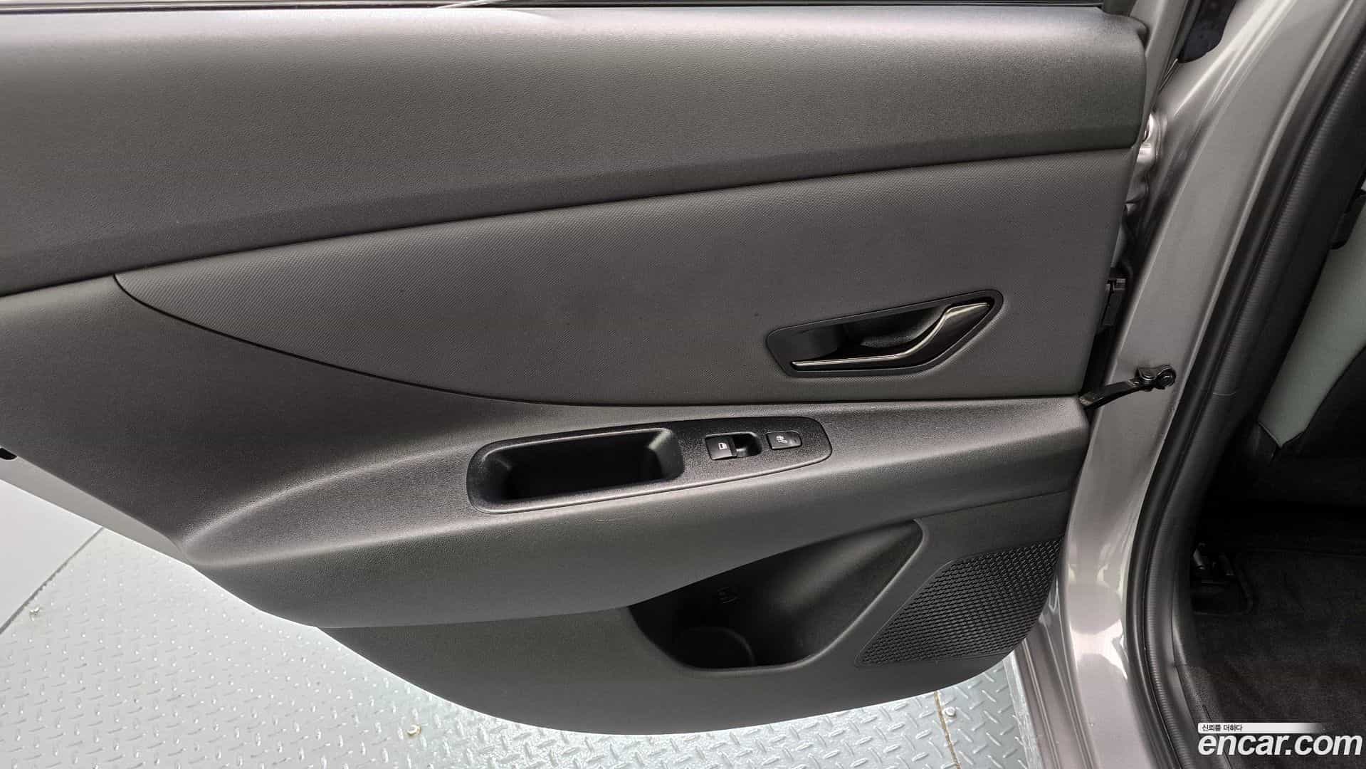 AVANTE Hyundai 2023.10-INNER-035