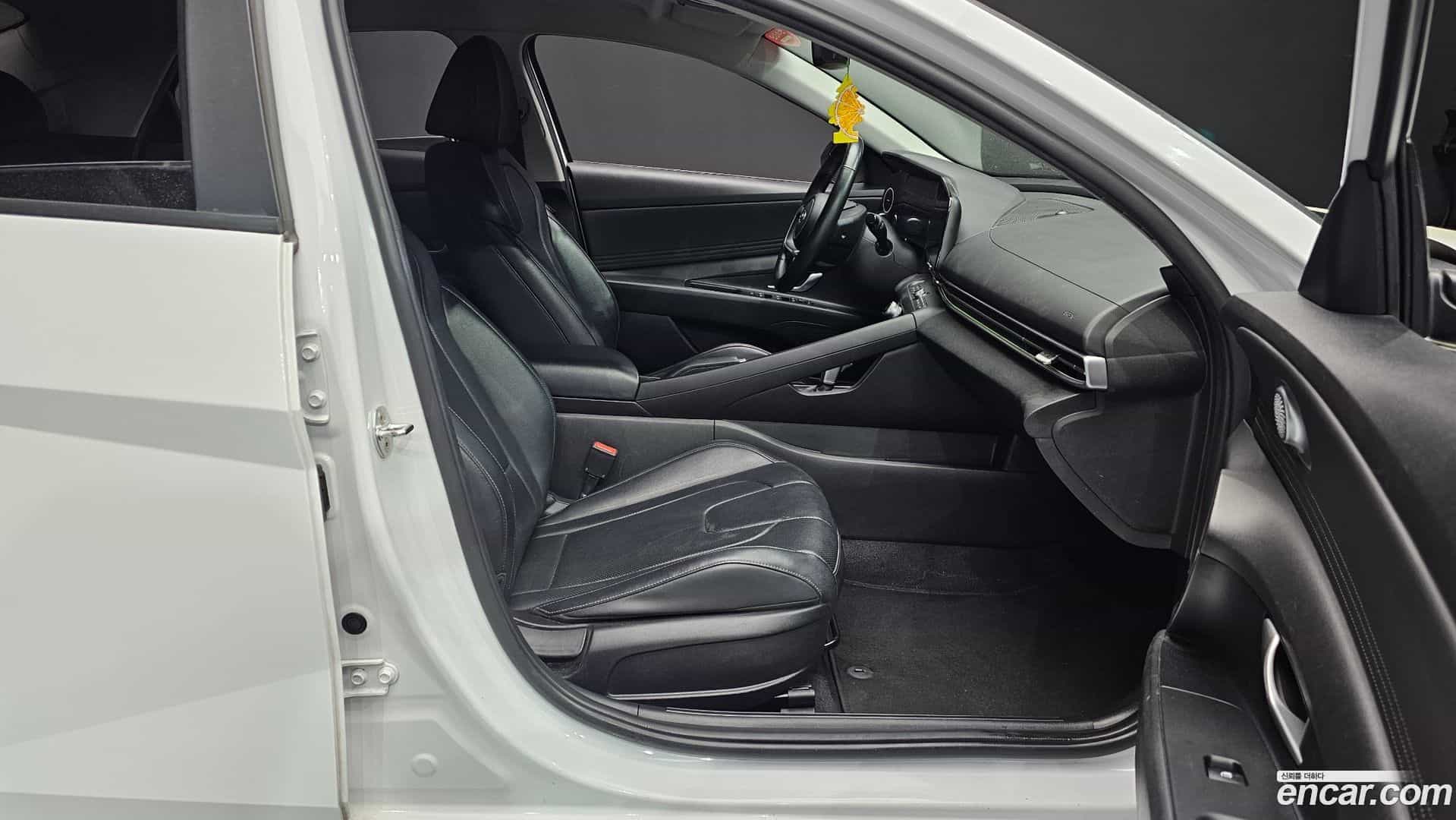 AVANTE Hyundai 2021.6-OPTION-015