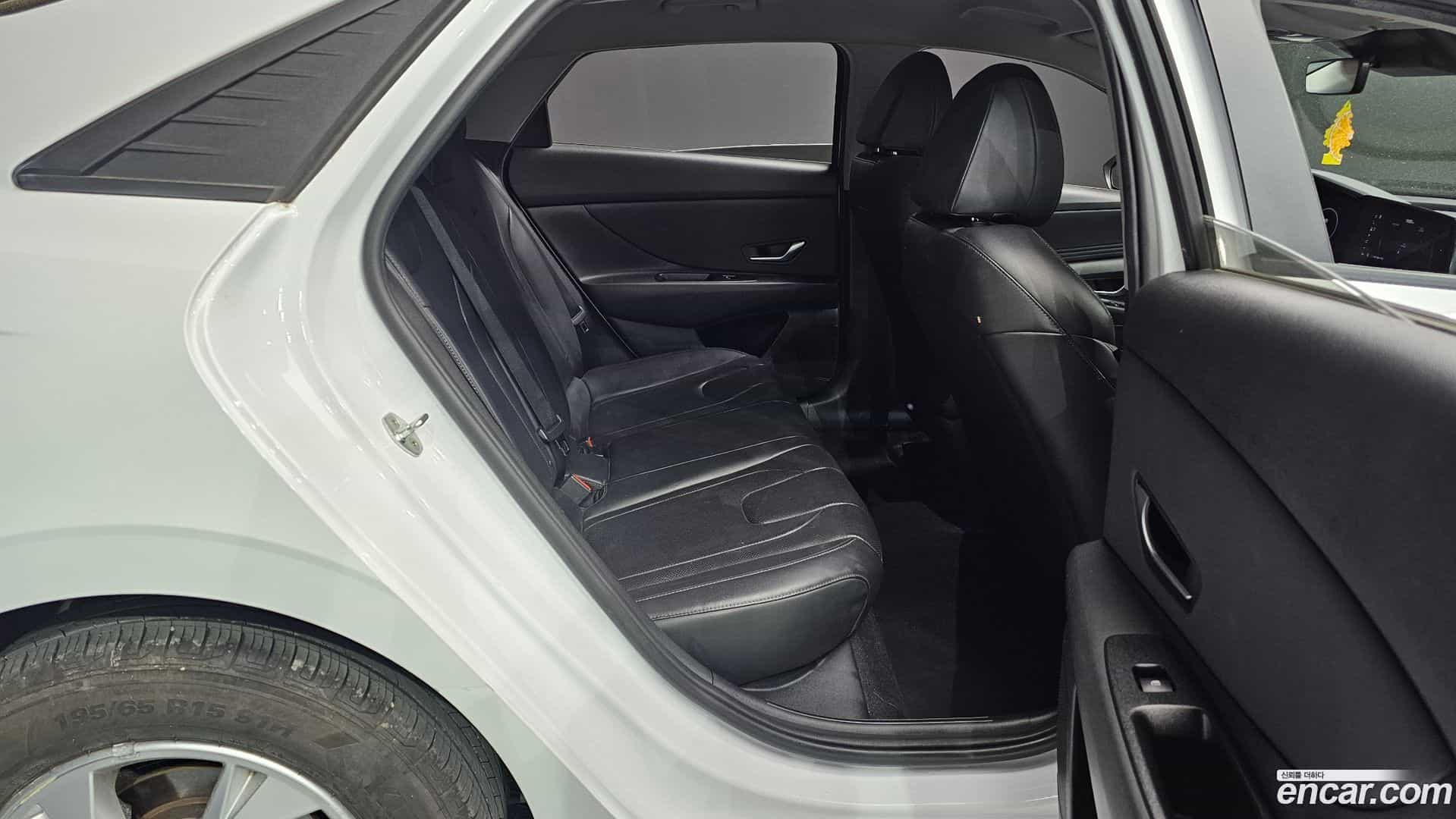 AVANTE Hyundai 2021.6-OPTION-016